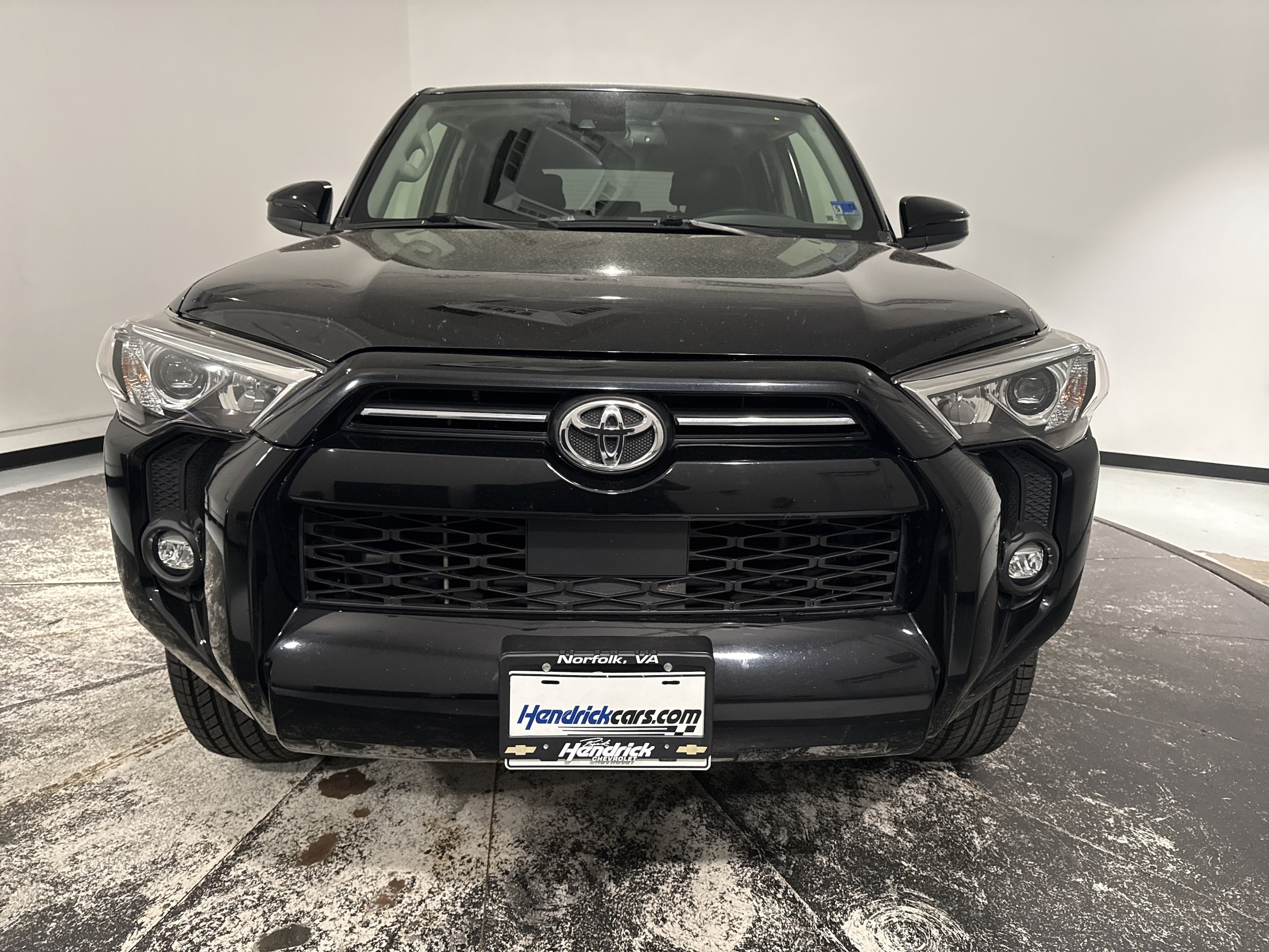 2021 Toyota 4Runner SR5 photo 2
