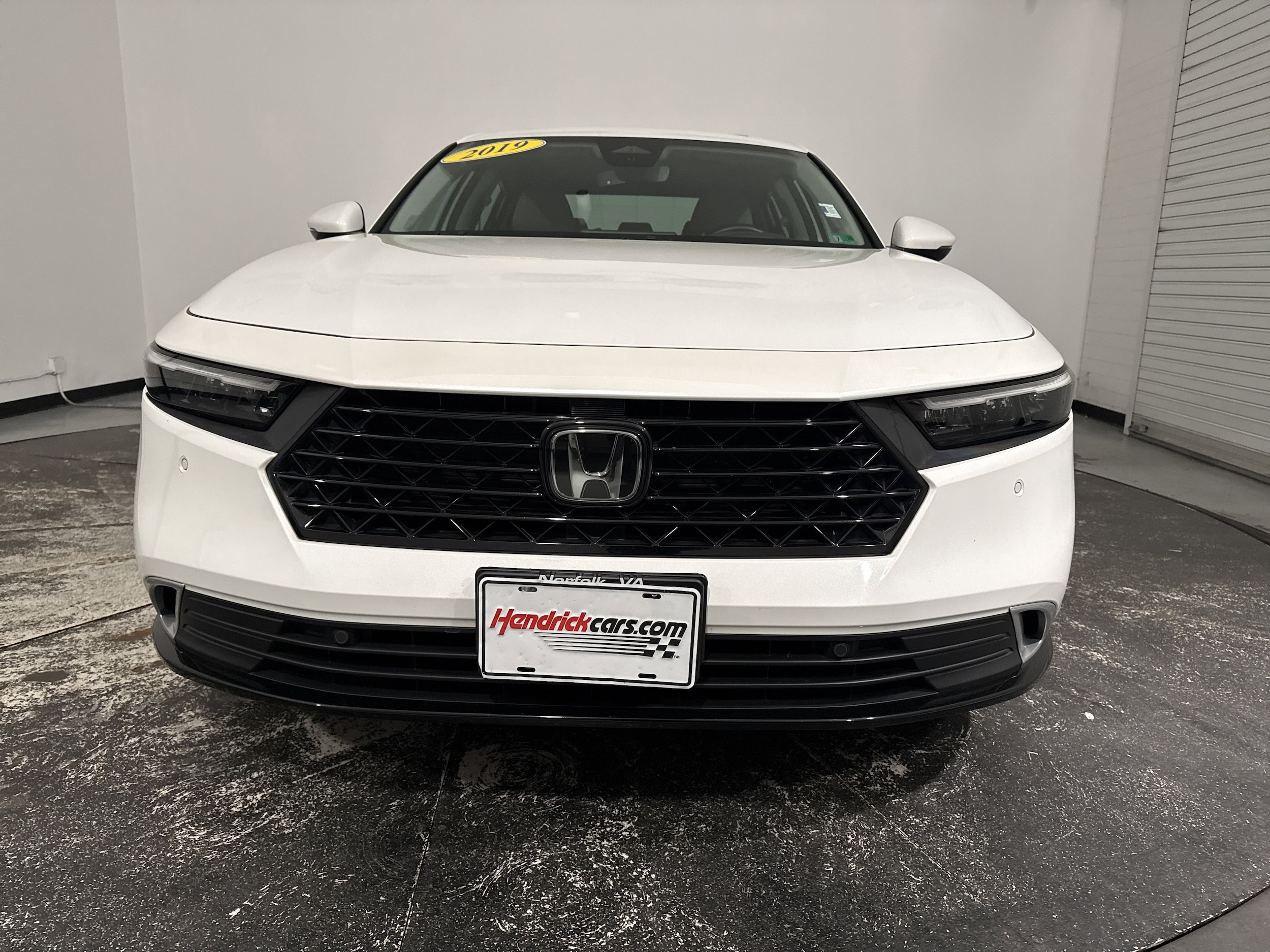 2023 Honda Accord Hybrid Touring photo 2