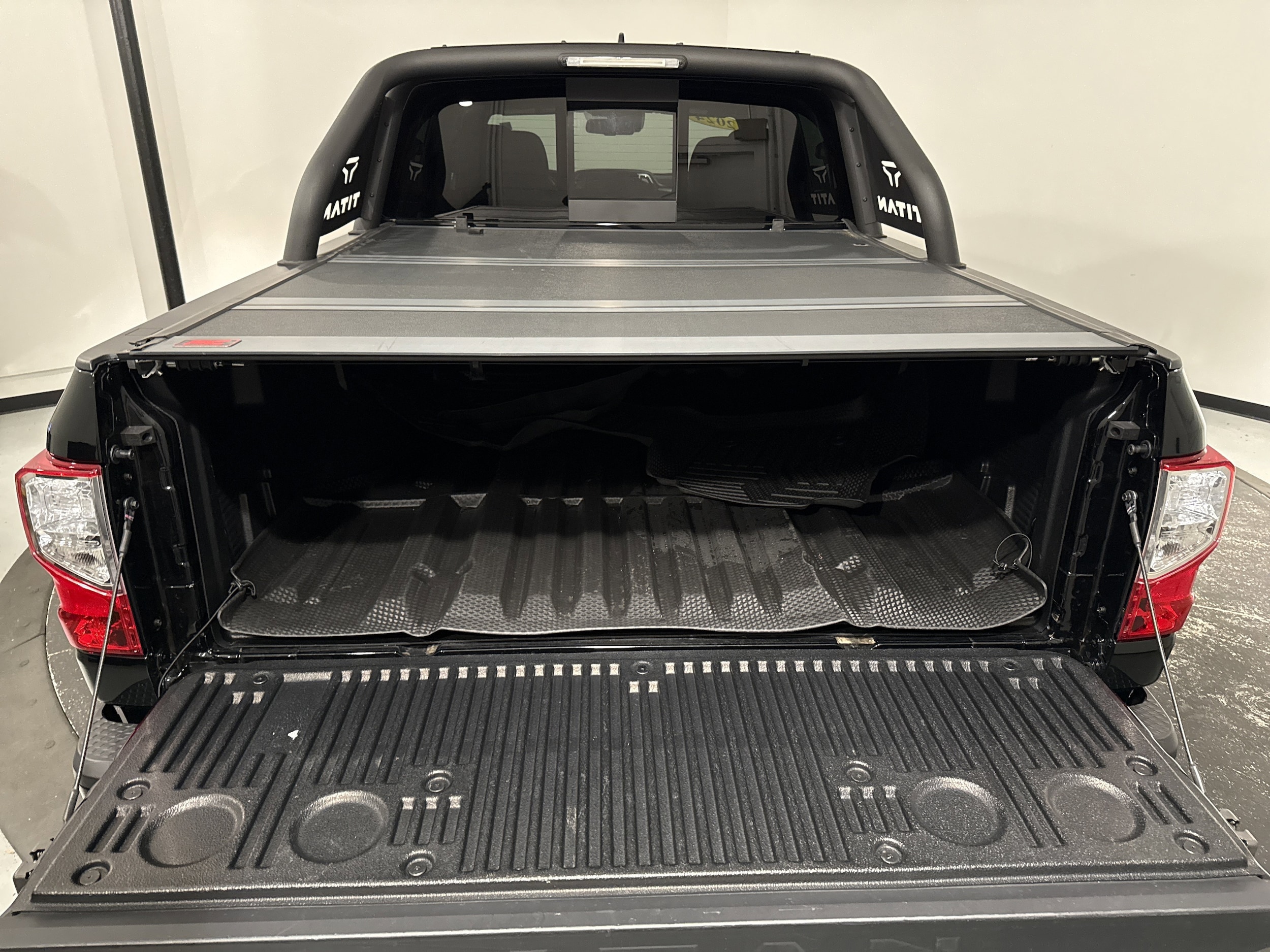 2024 Nissan Titan SV photo 3