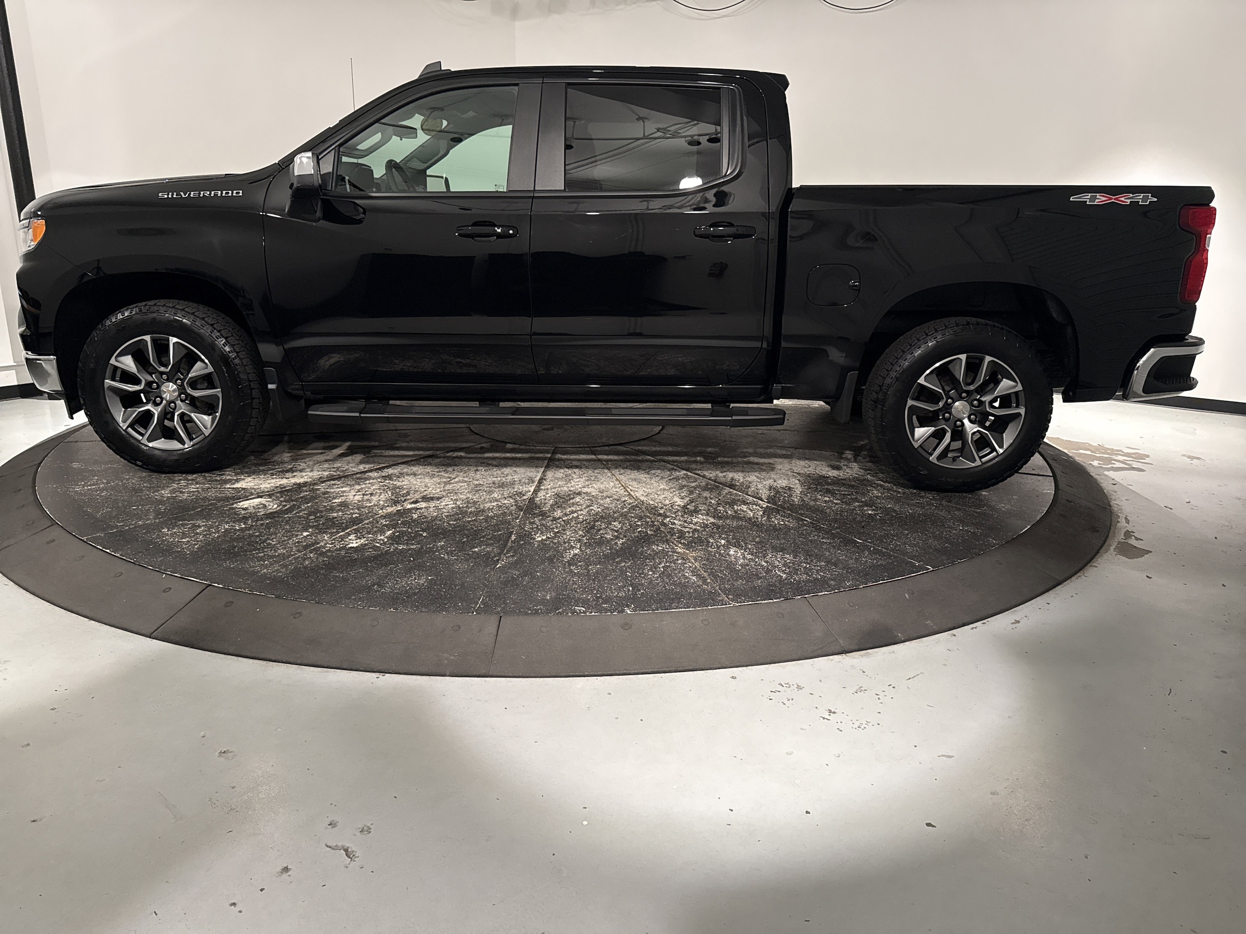 2024 Chevrolet Silverado 1500 photo 5