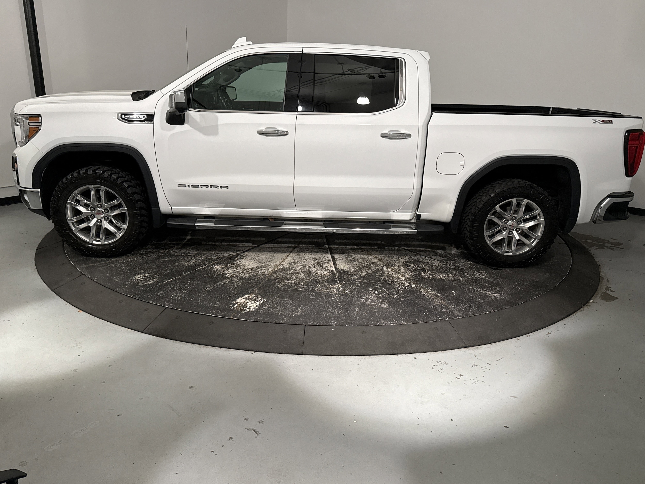 2020 GMC Sierra 1500 SLT photo 5