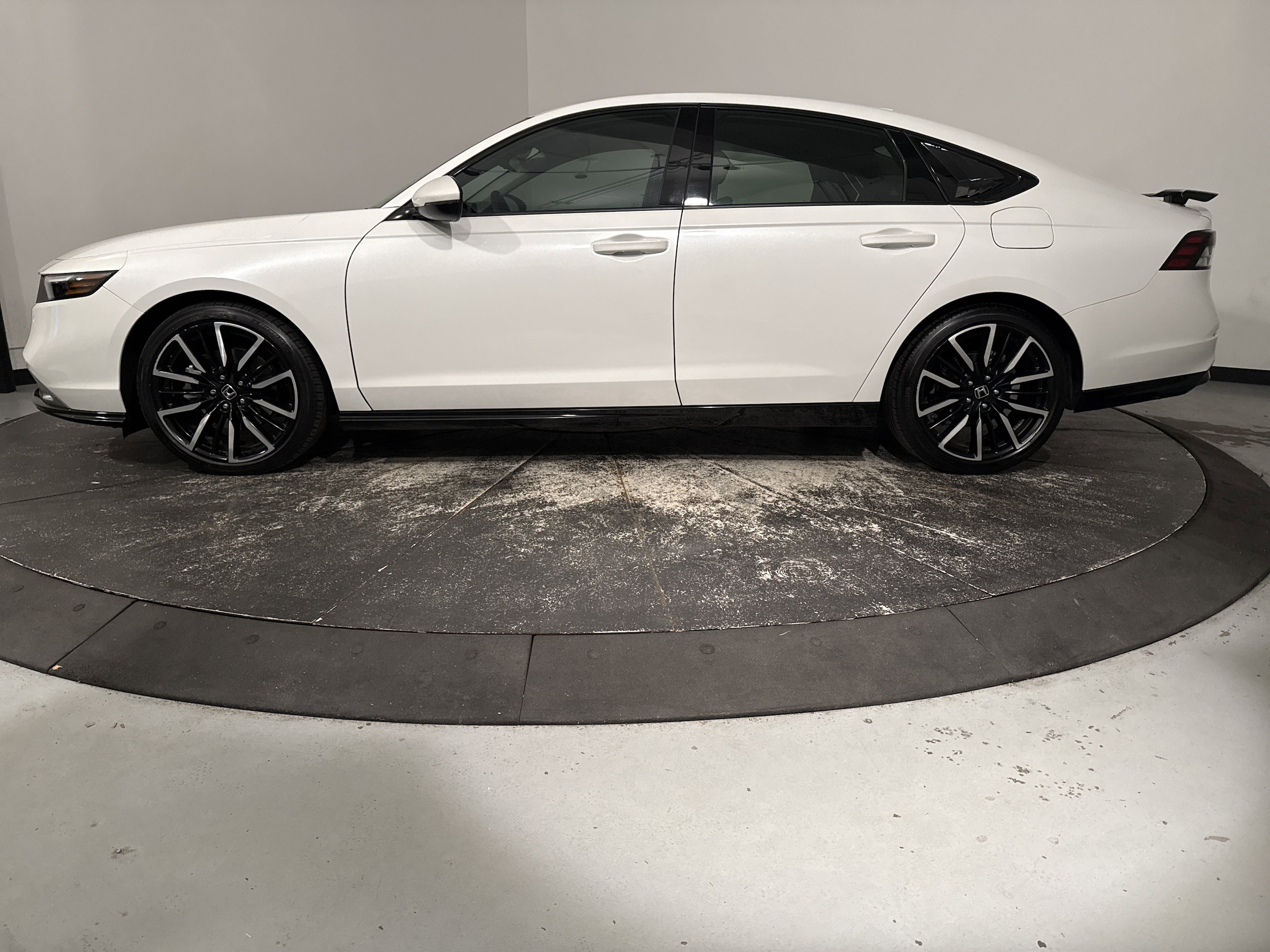 2023 Honda Accord Hybrid Touring photo 6