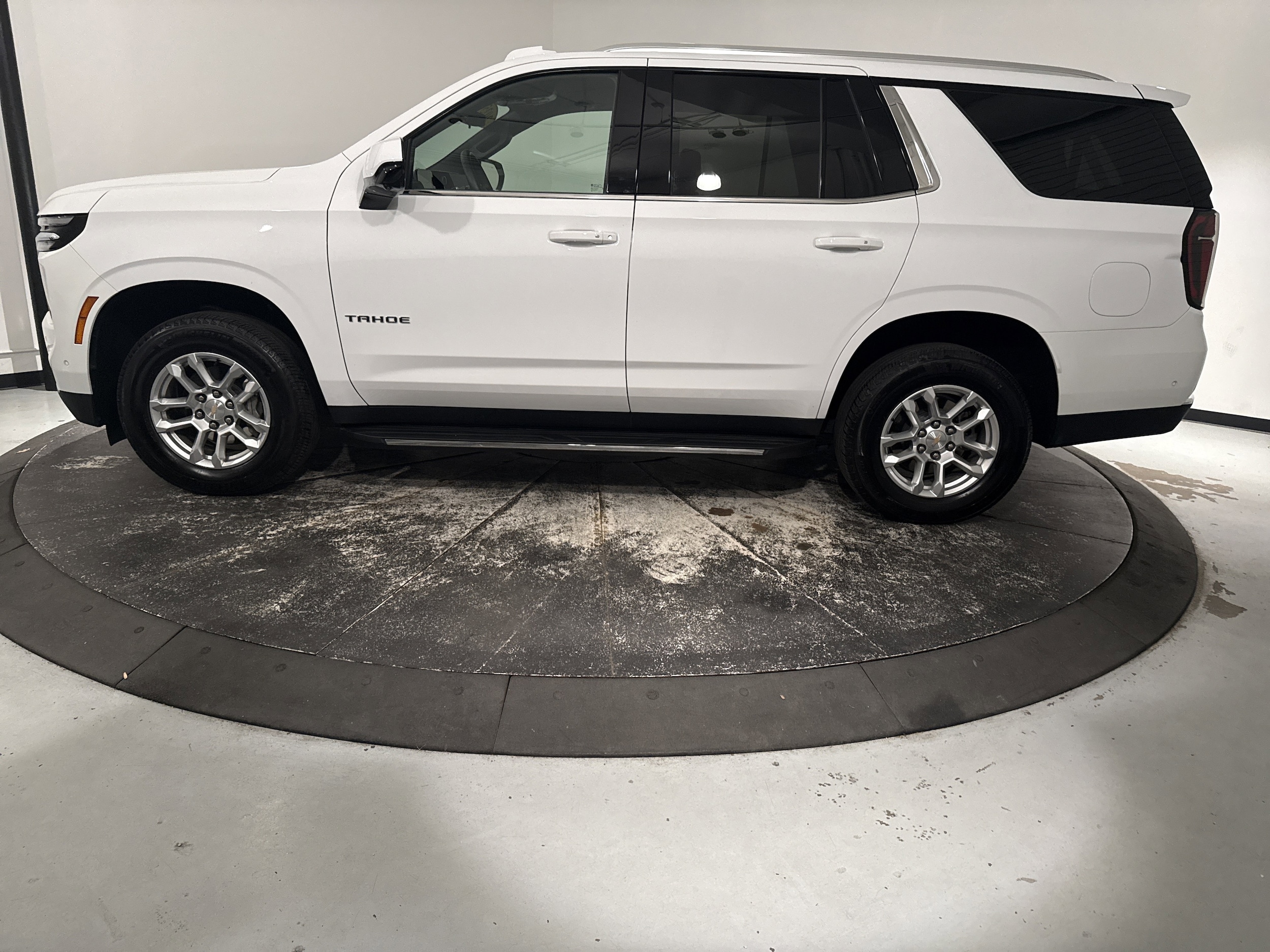 2025 Chevrolet Tahoe LT photo 5