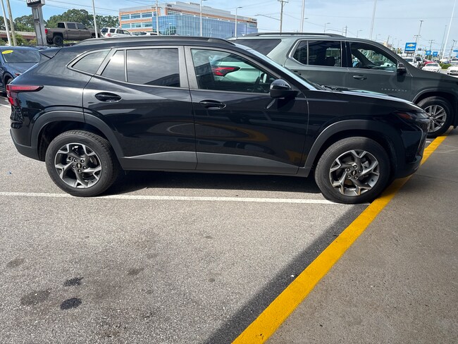 2025 Chevrolet Trax LT SUV