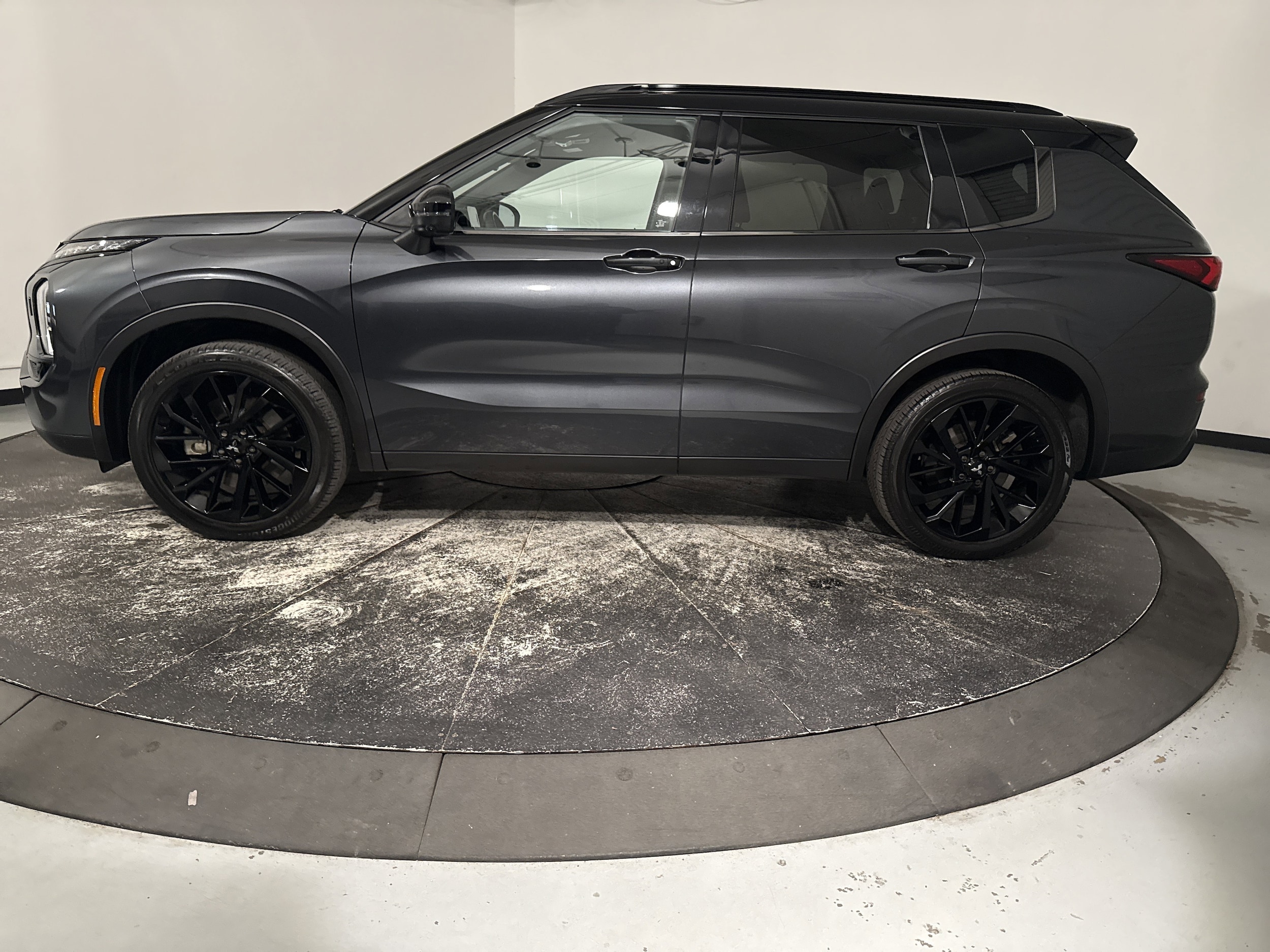 2024 Mitsubishi Outlander SEL Black Edition photo 5