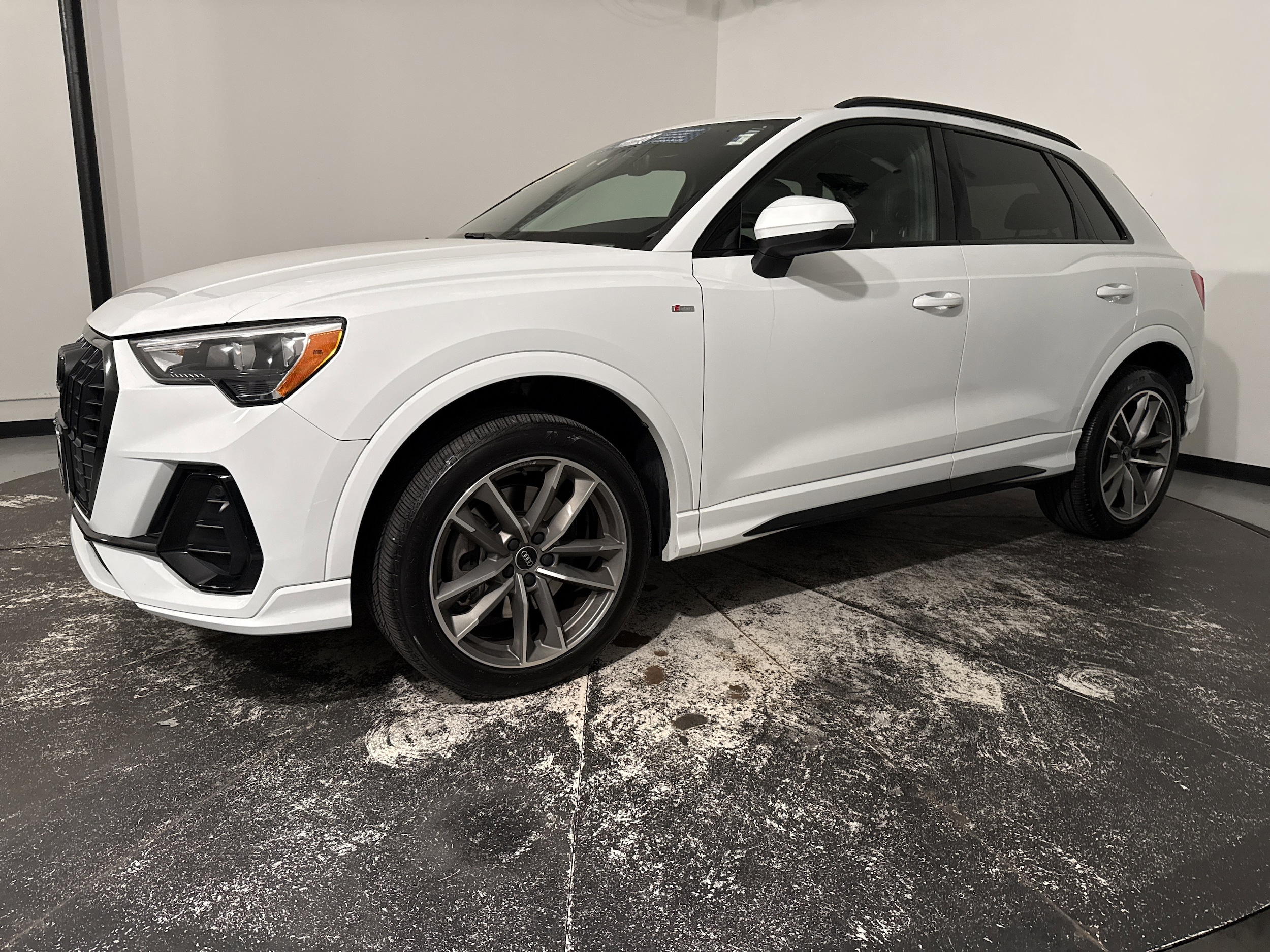 2021 Audi Q3 S line Premium photo 4