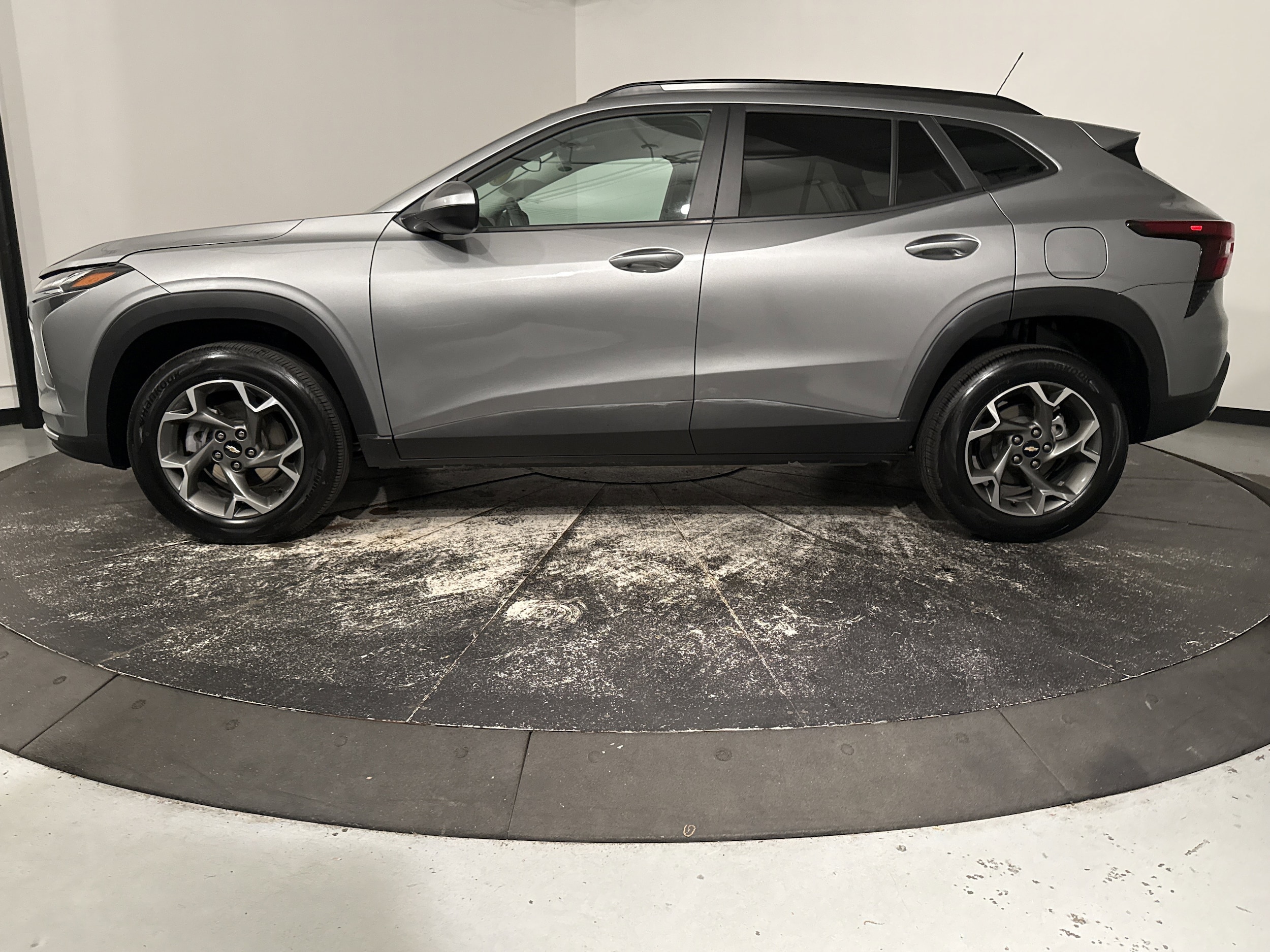 2025 Chevrolet Trax LT photo 6