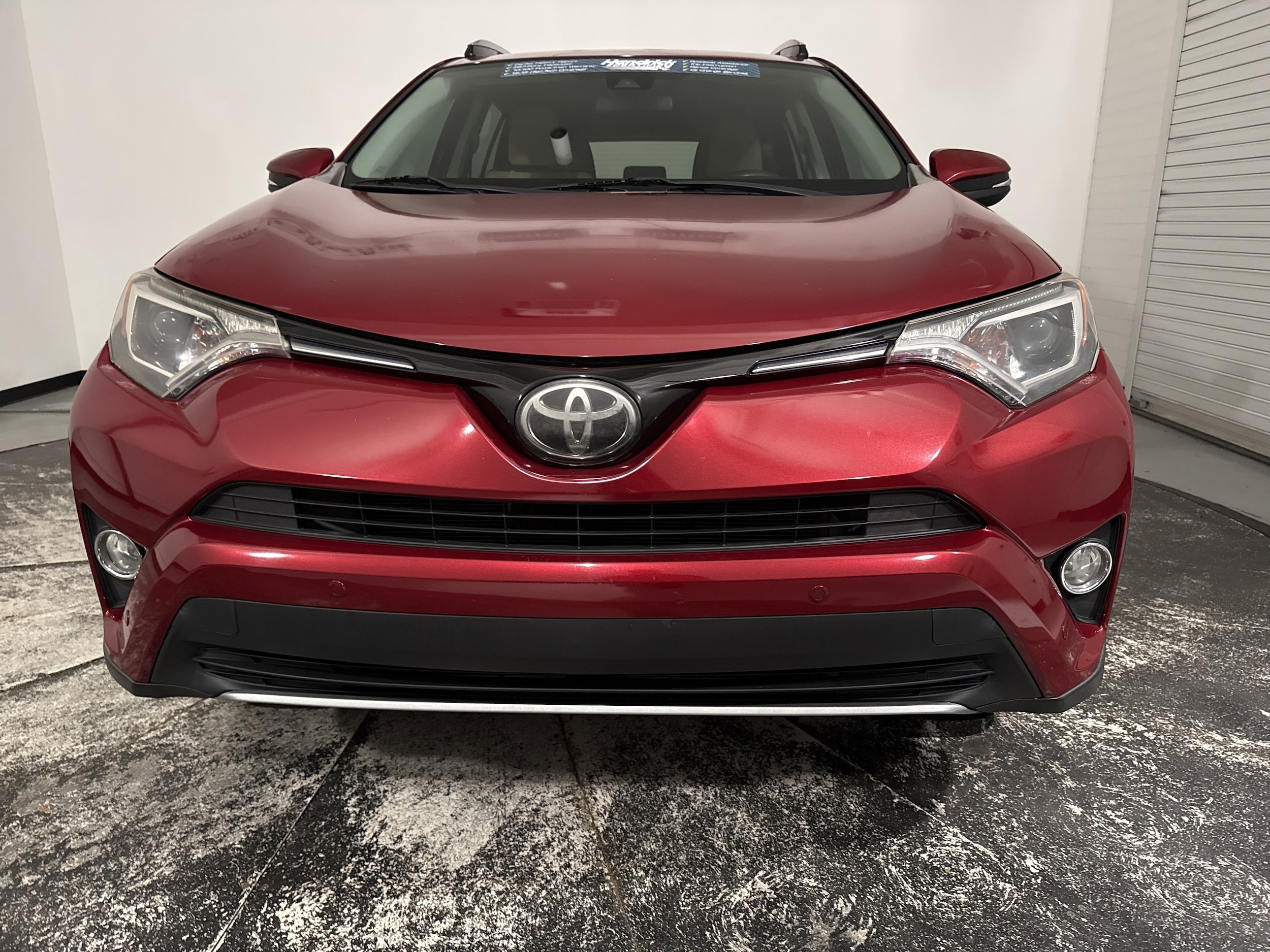 2018 Toyota RAV4 XLE photo 2