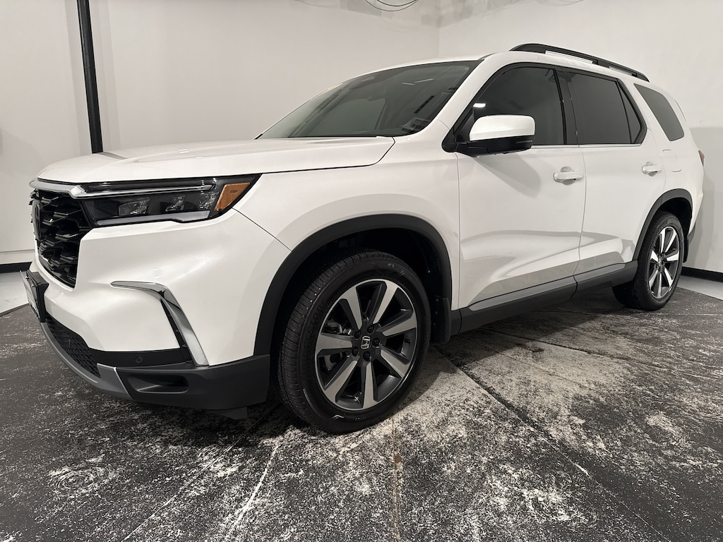 Used 2025 Honda Pilot Elite SUV