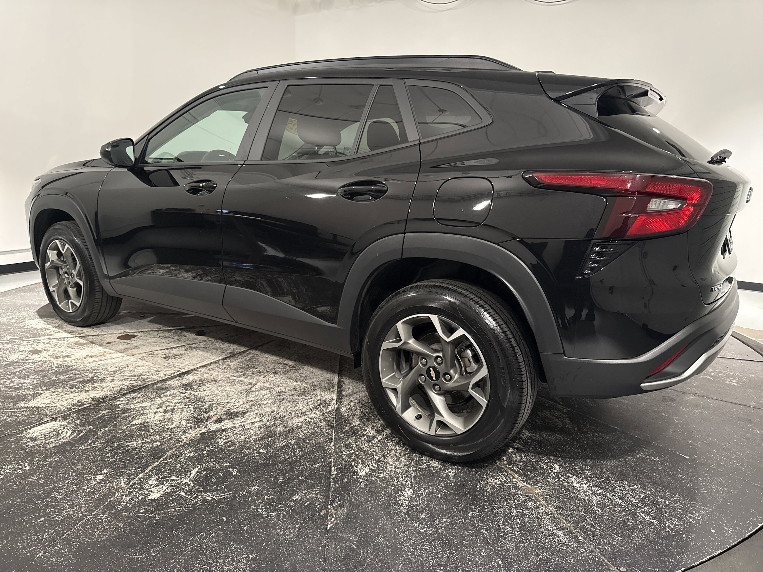 2025 Chevrolet Trax photo 3
