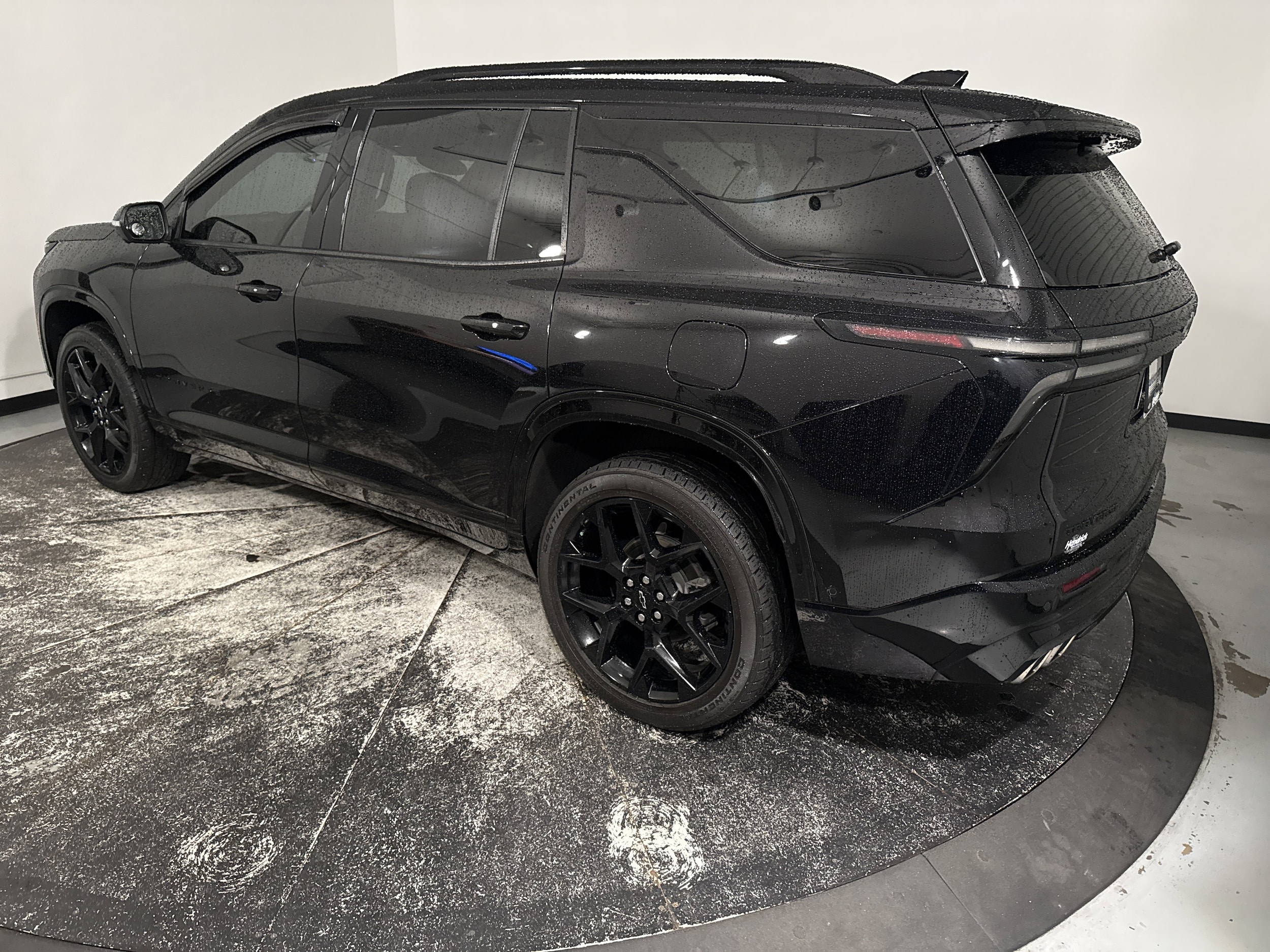 2024 Chevrolet Traverse FWD RS photo 3