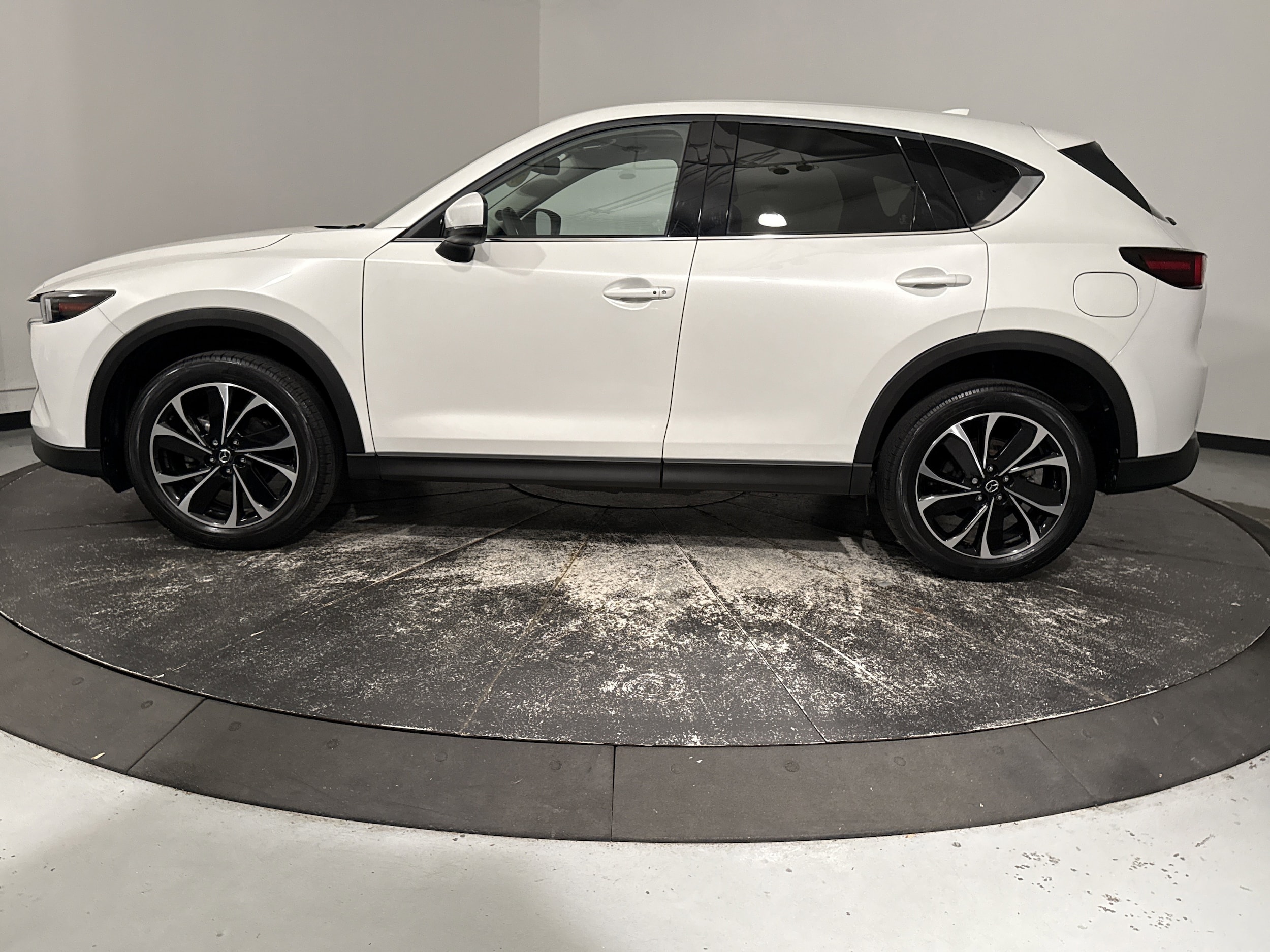 2023 Mazda CX-5 2.5 S Premium Package photo 6
