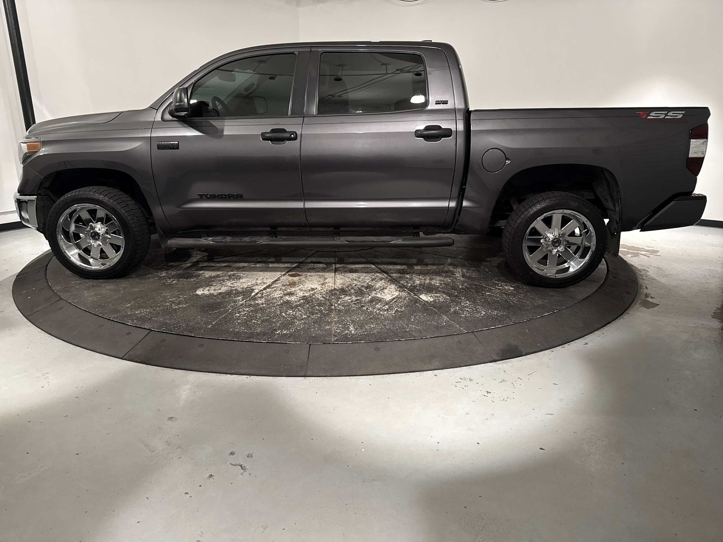 2021 Toyota Tundra 4WD SR5 photo 5