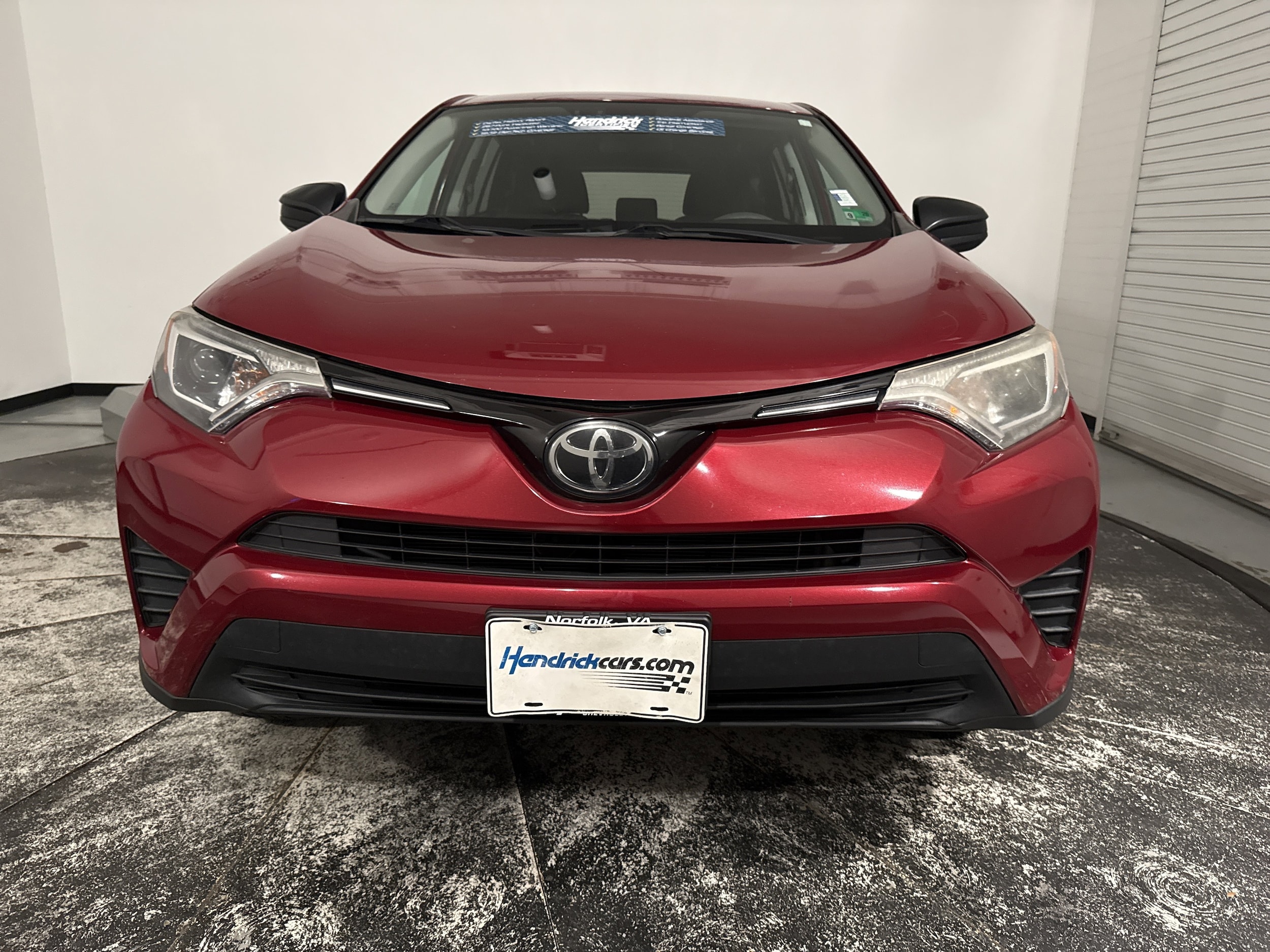 2018 Toyota RAV4 LE photo 2