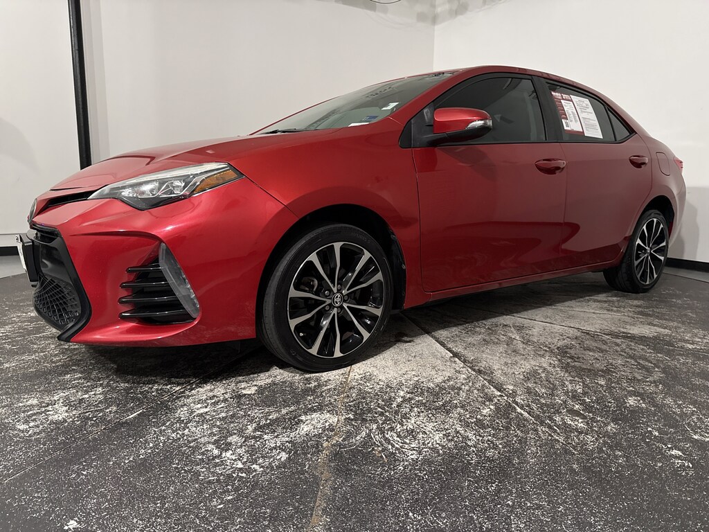 Used 2018 Toyota Corolla SE Sedan