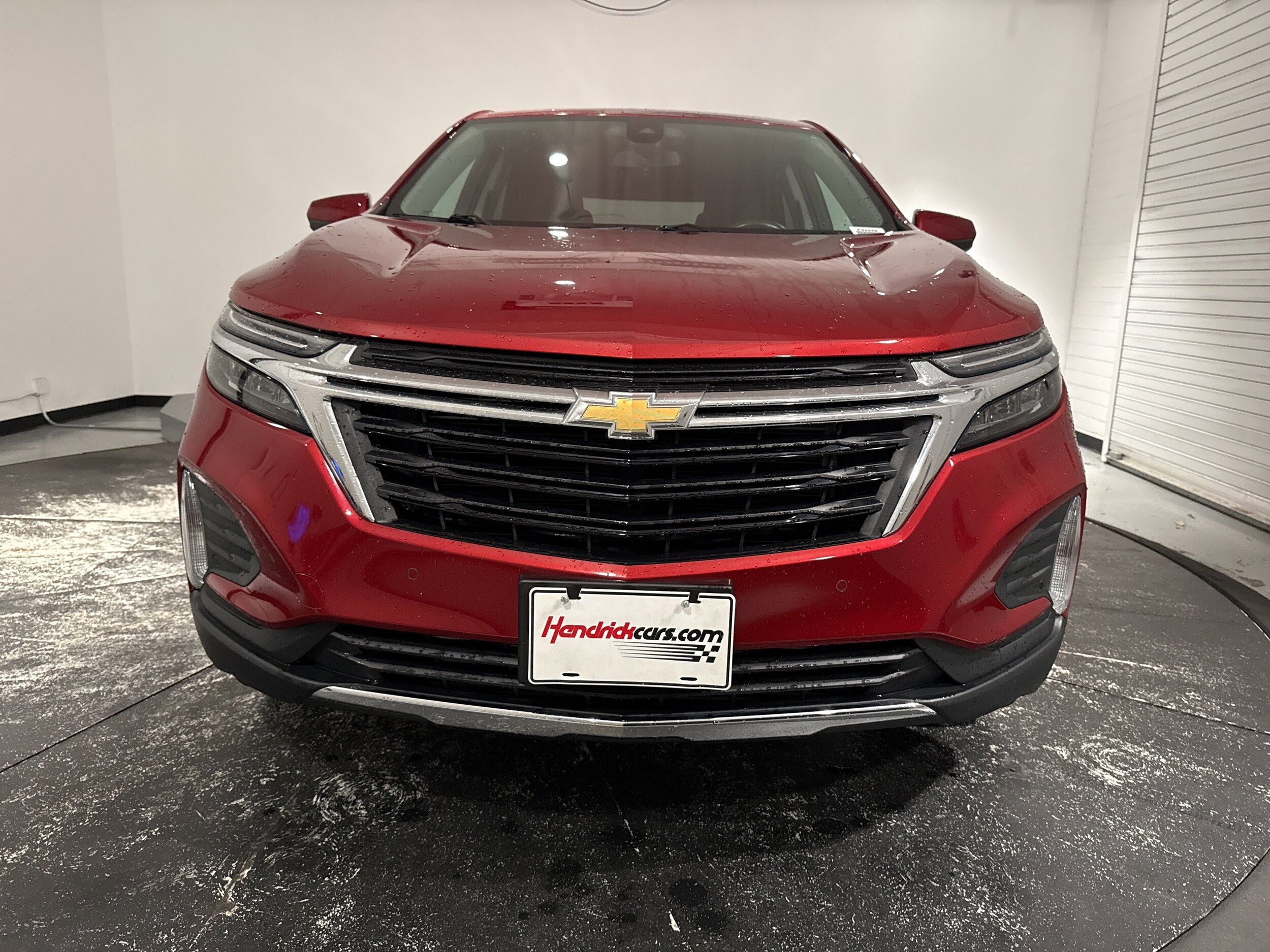 2022 Chevrolet Equinox LT photo 2
