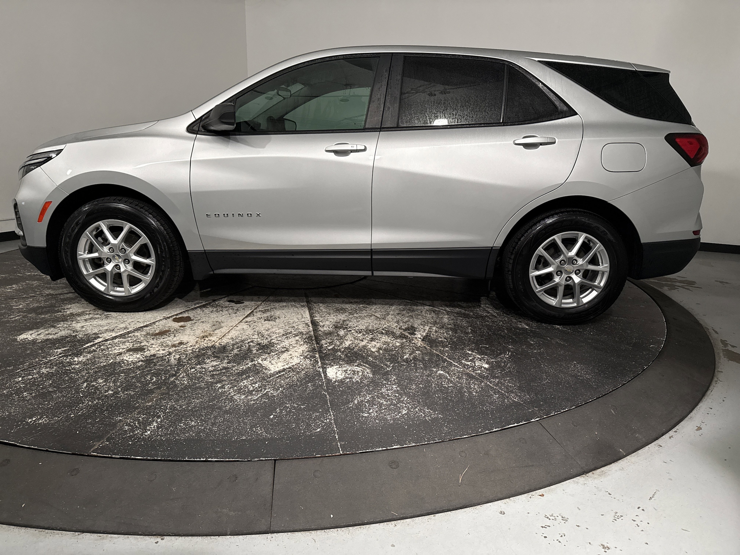 2022 Chevrolet Equinox LS photo 5