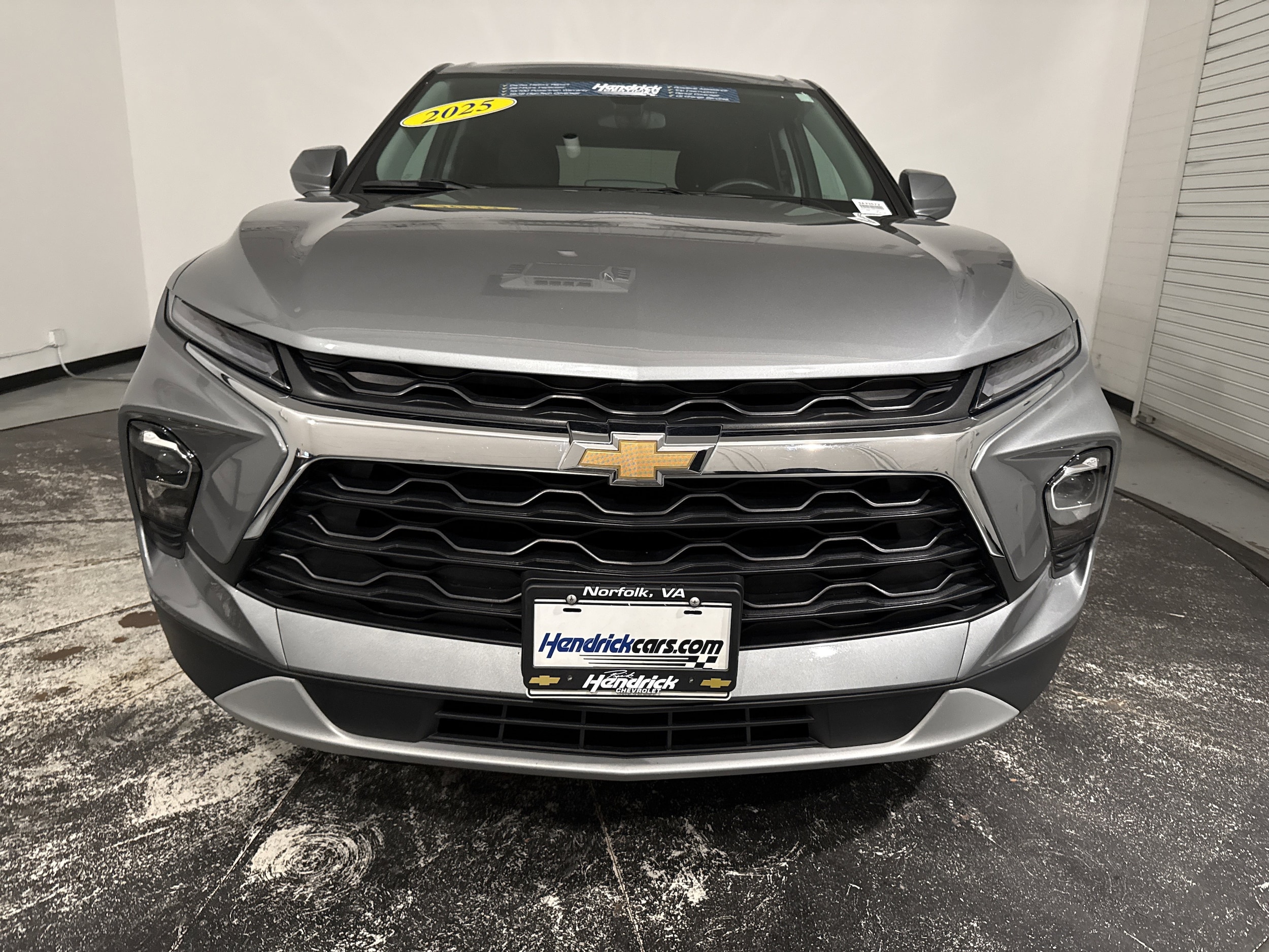 2025 Chevrolet Blazer LT photo 2