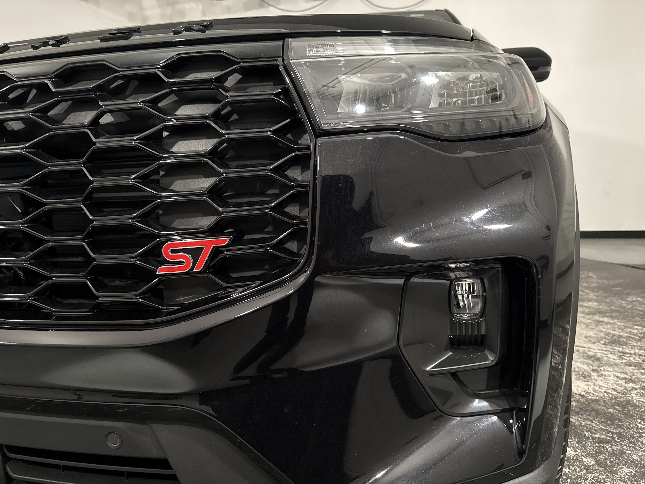 2026 Ford Explorer ST photo 4