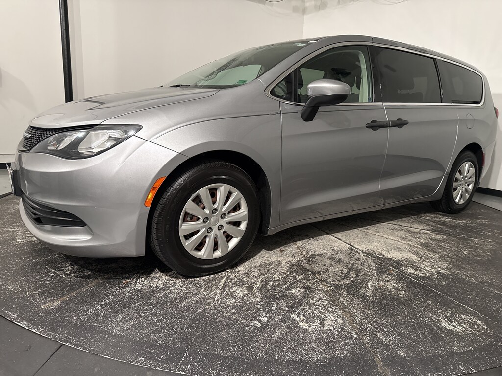 Used 2019 Chrysler Pacifica L Minivan