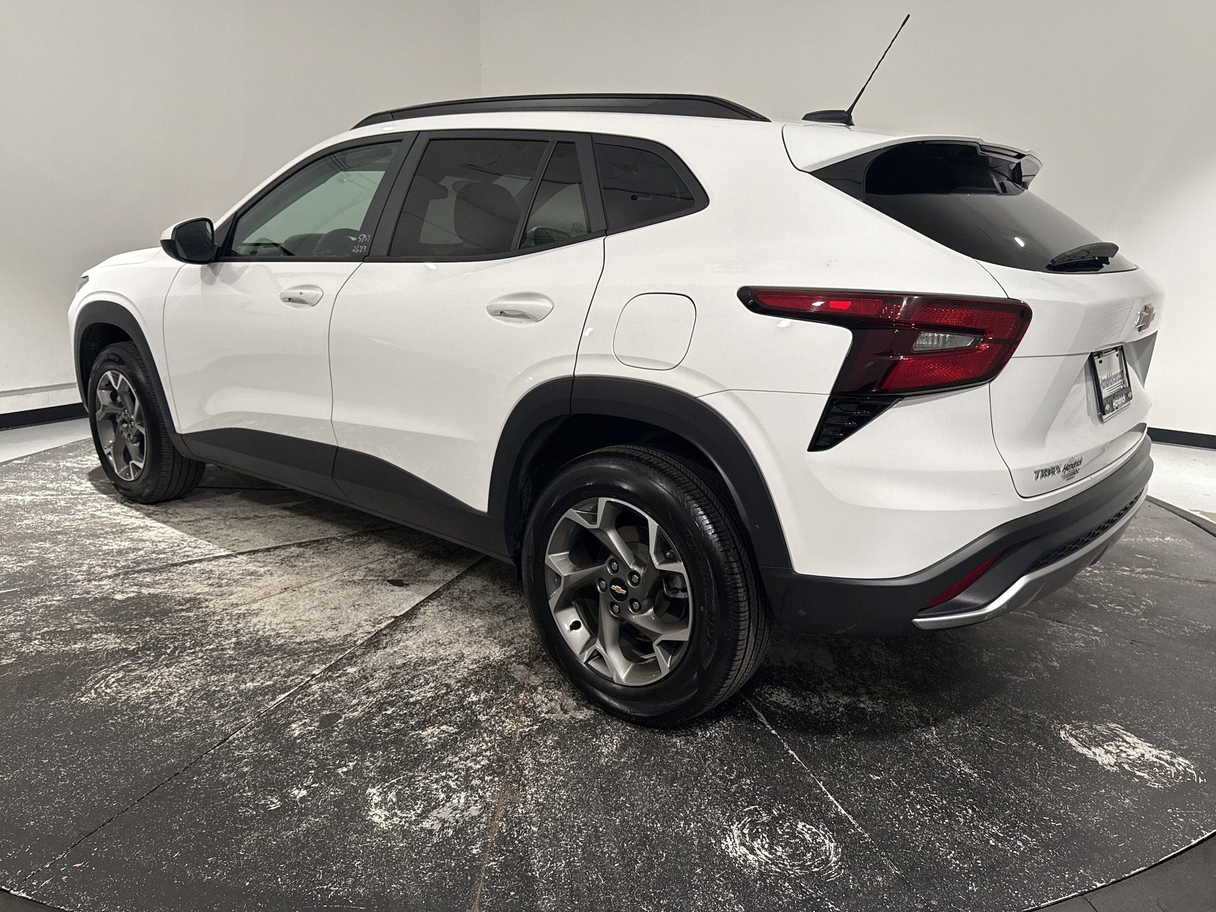 2025 Chevrolet Trax LT photo 6
