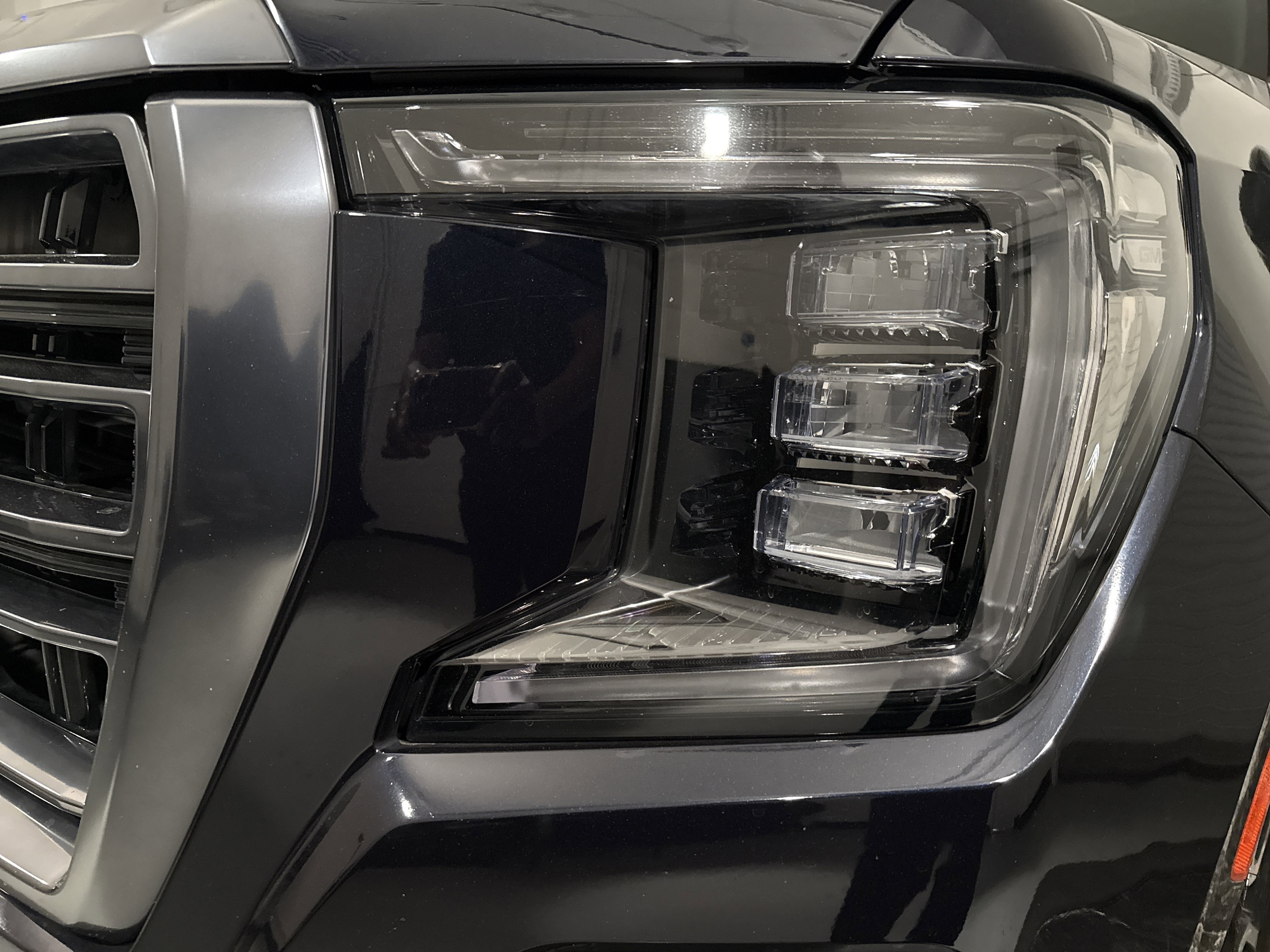 2023 GMC Yukon AT4 photo 4