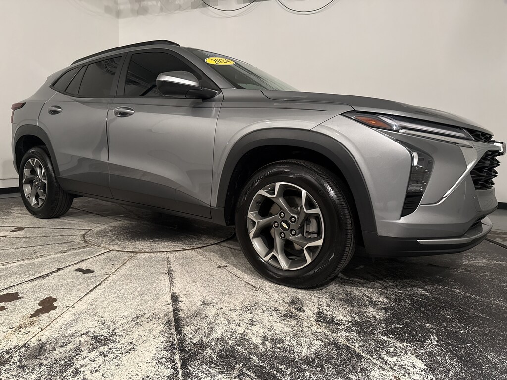 Used 2024 Chevrolet Trax LT SUV
