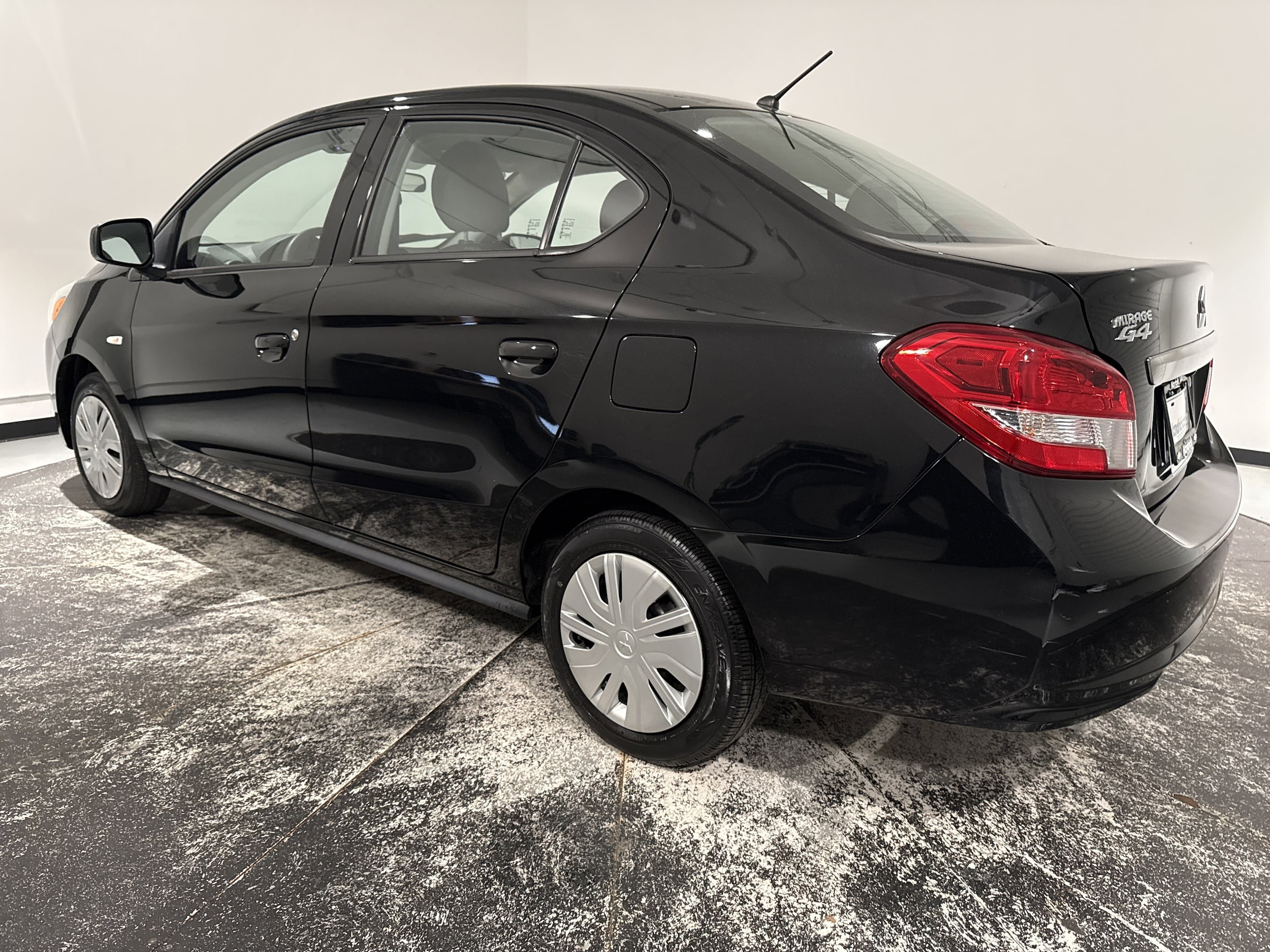 2020 Mitsubishi Mirage G4 ES photo 3