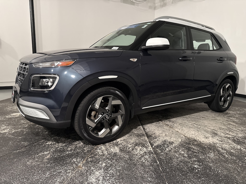 Used 2022 Hyundai Venue Limited SUV