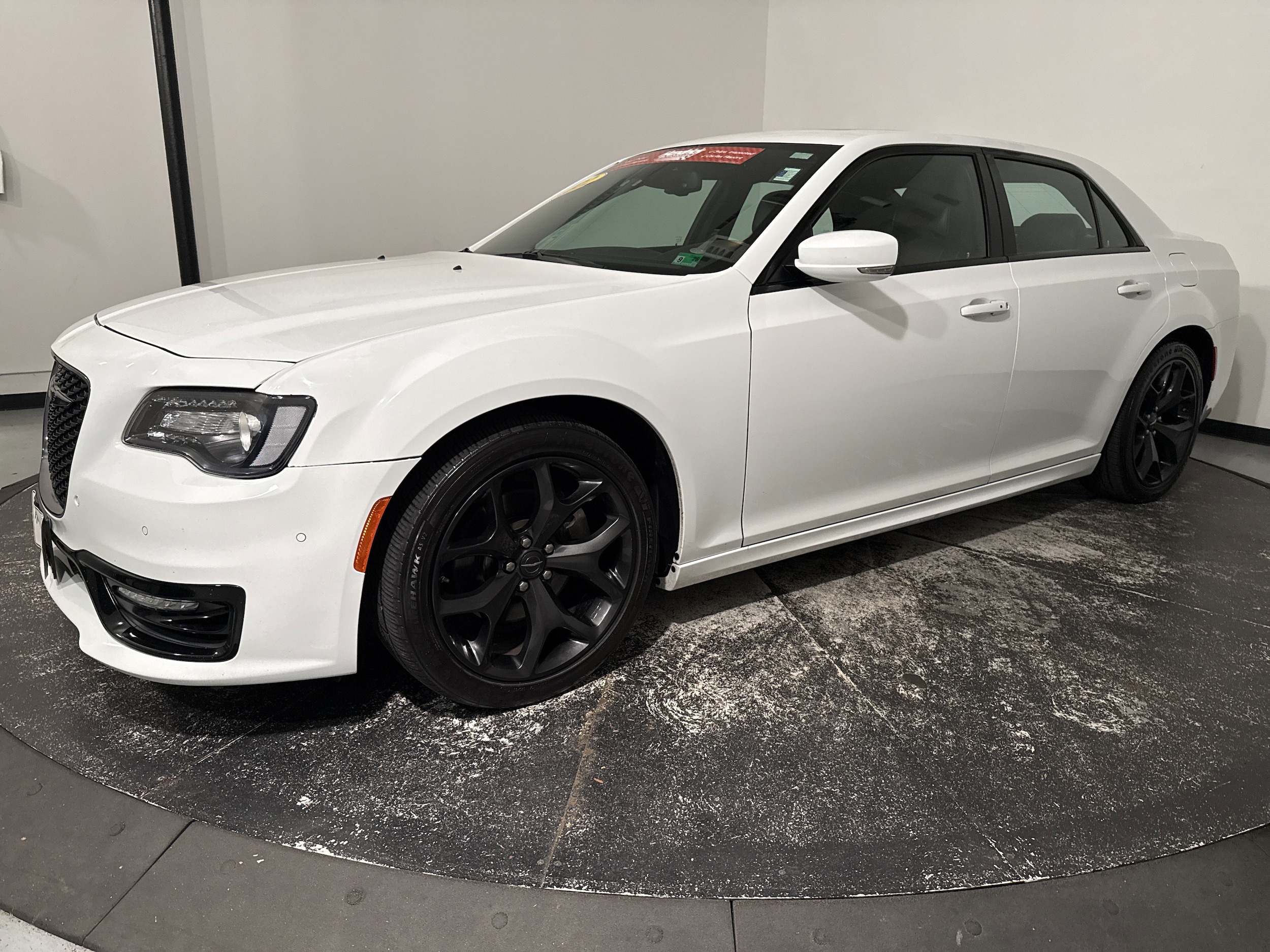 2022 Chrysler 300 300S photo 4