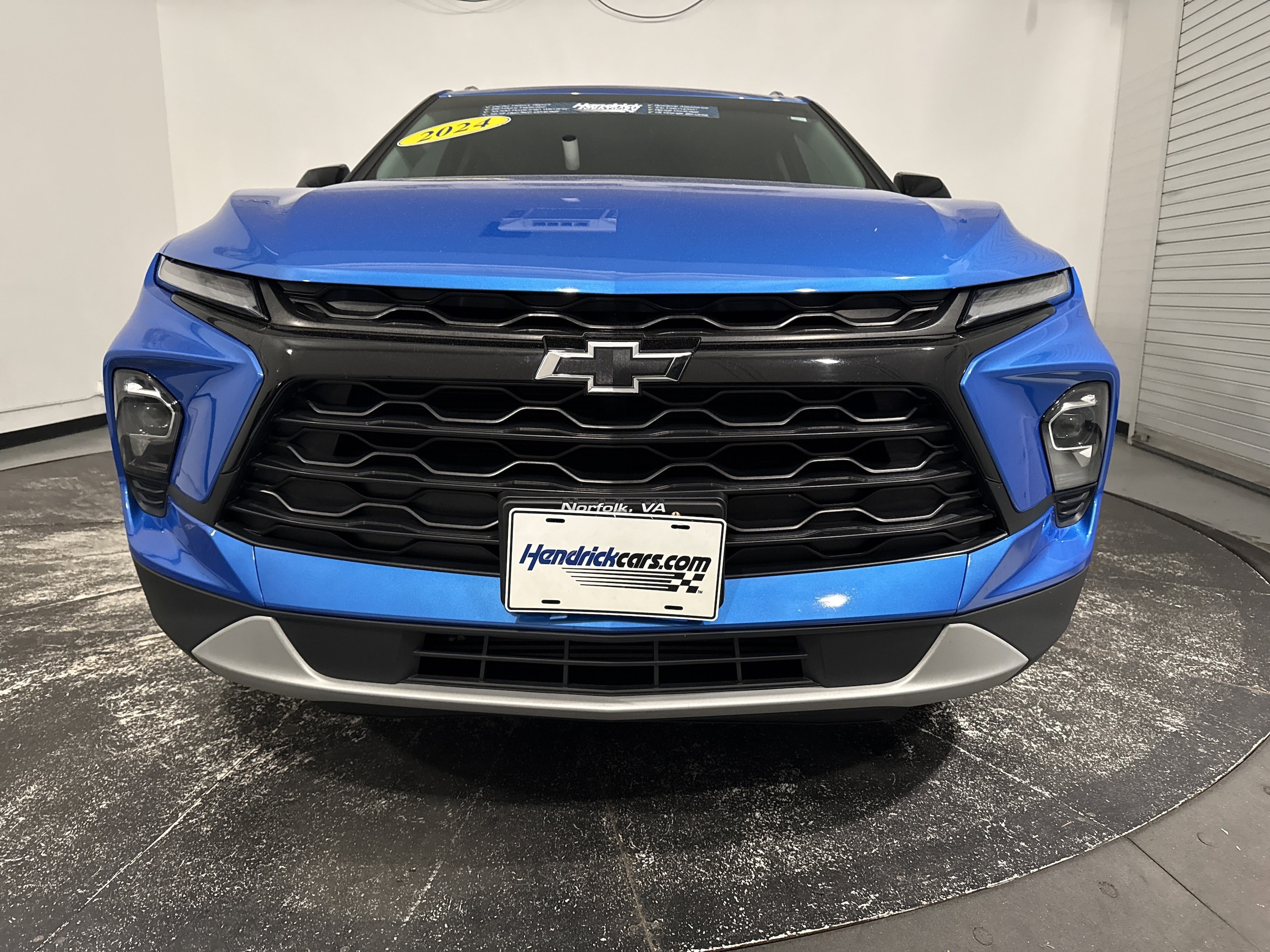 2024 Chevrolet Blazer LT photo 2