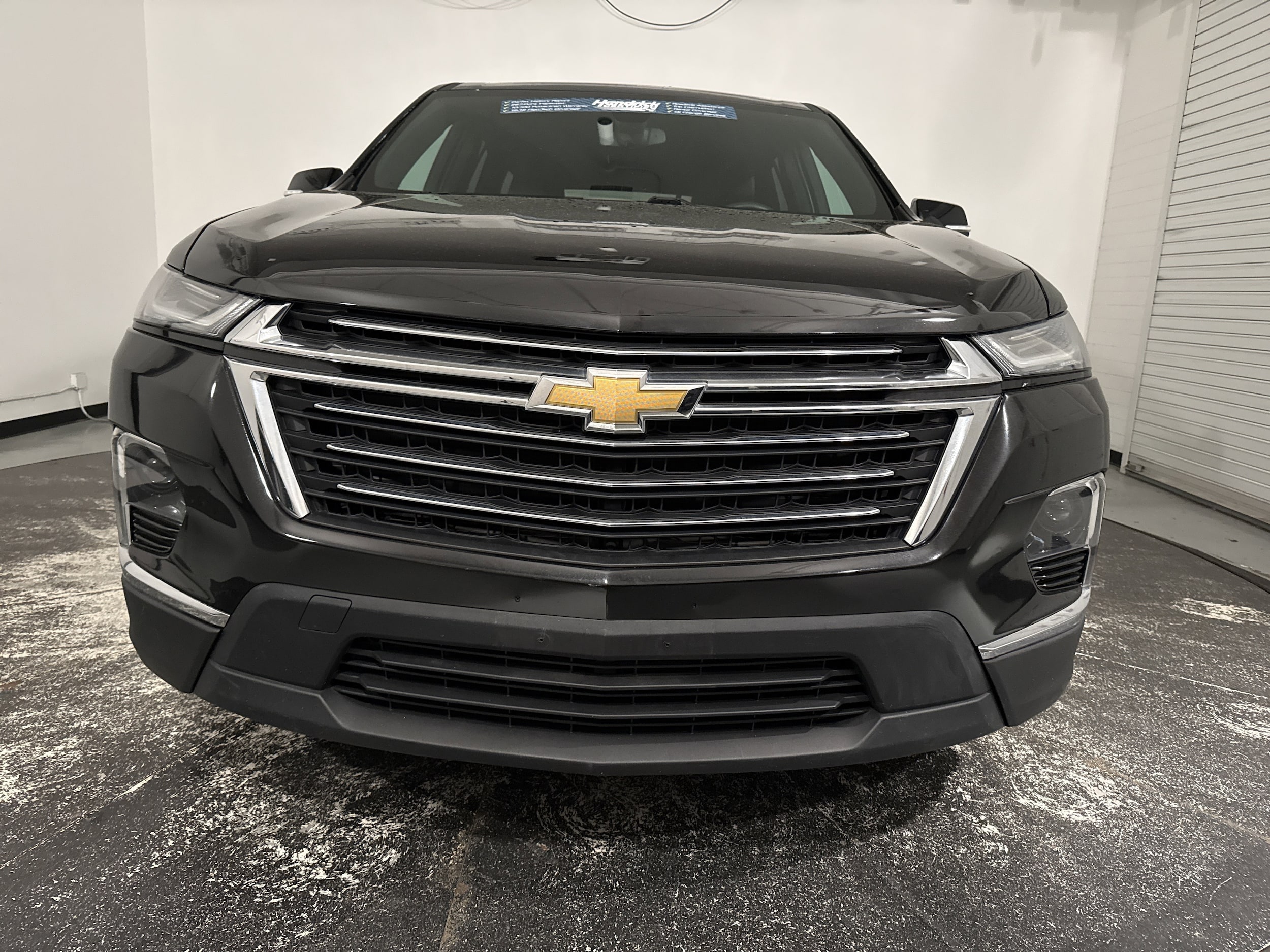 2023 Chevrolet Traverse LT Leather photo 2
