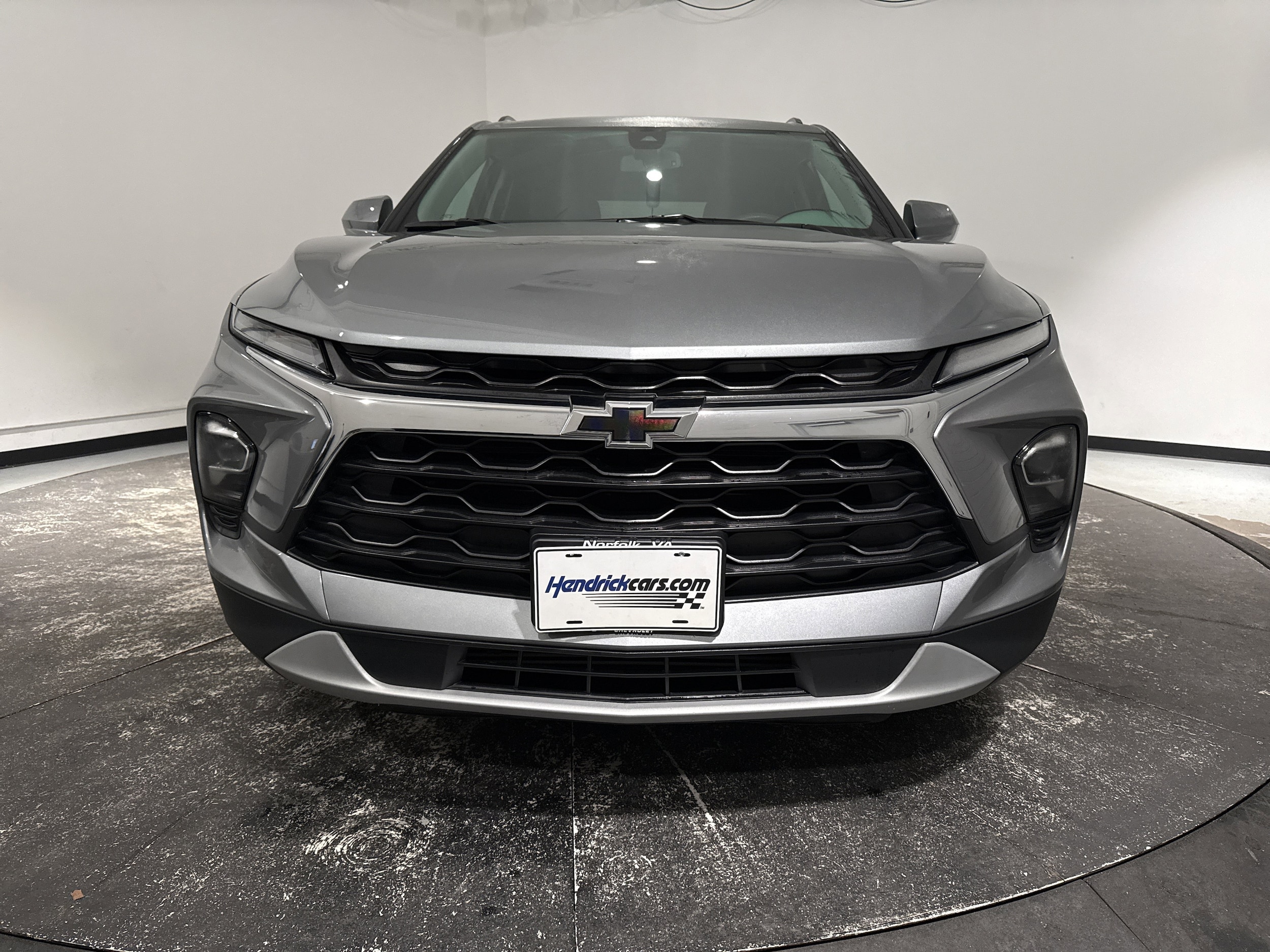 2024 Chevrolet Blazer LT photo 2