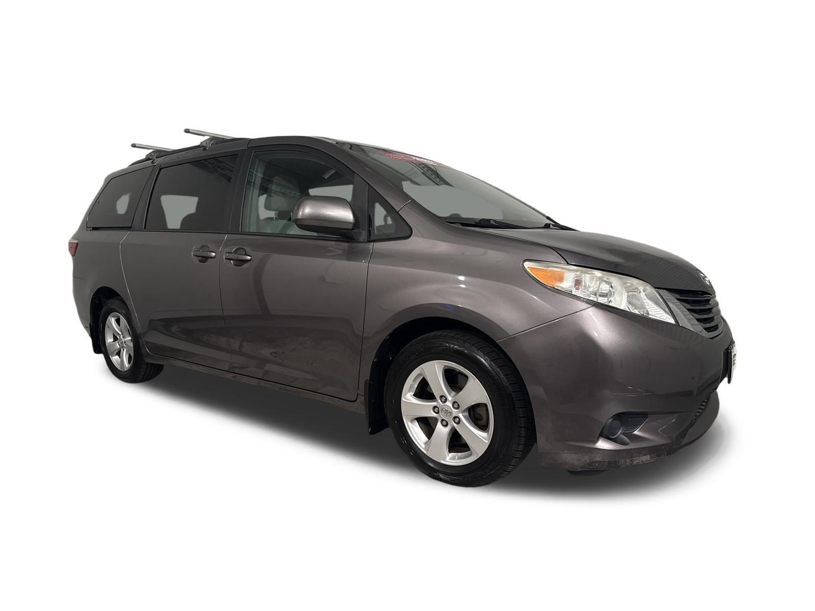 Used 2017 Toyota Sienna LE Minivan