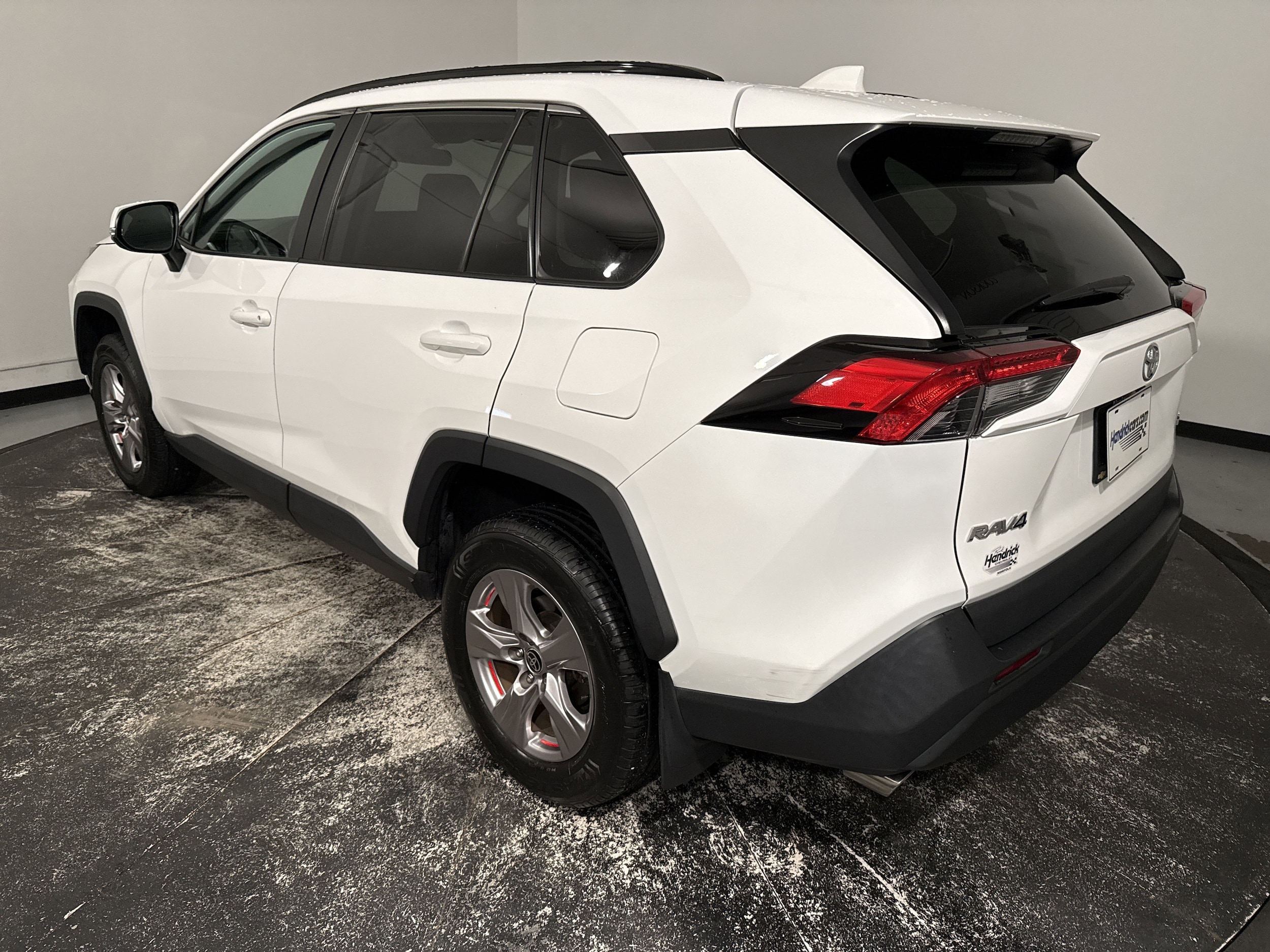 2022 Toyota RAV4 XLE photo 3