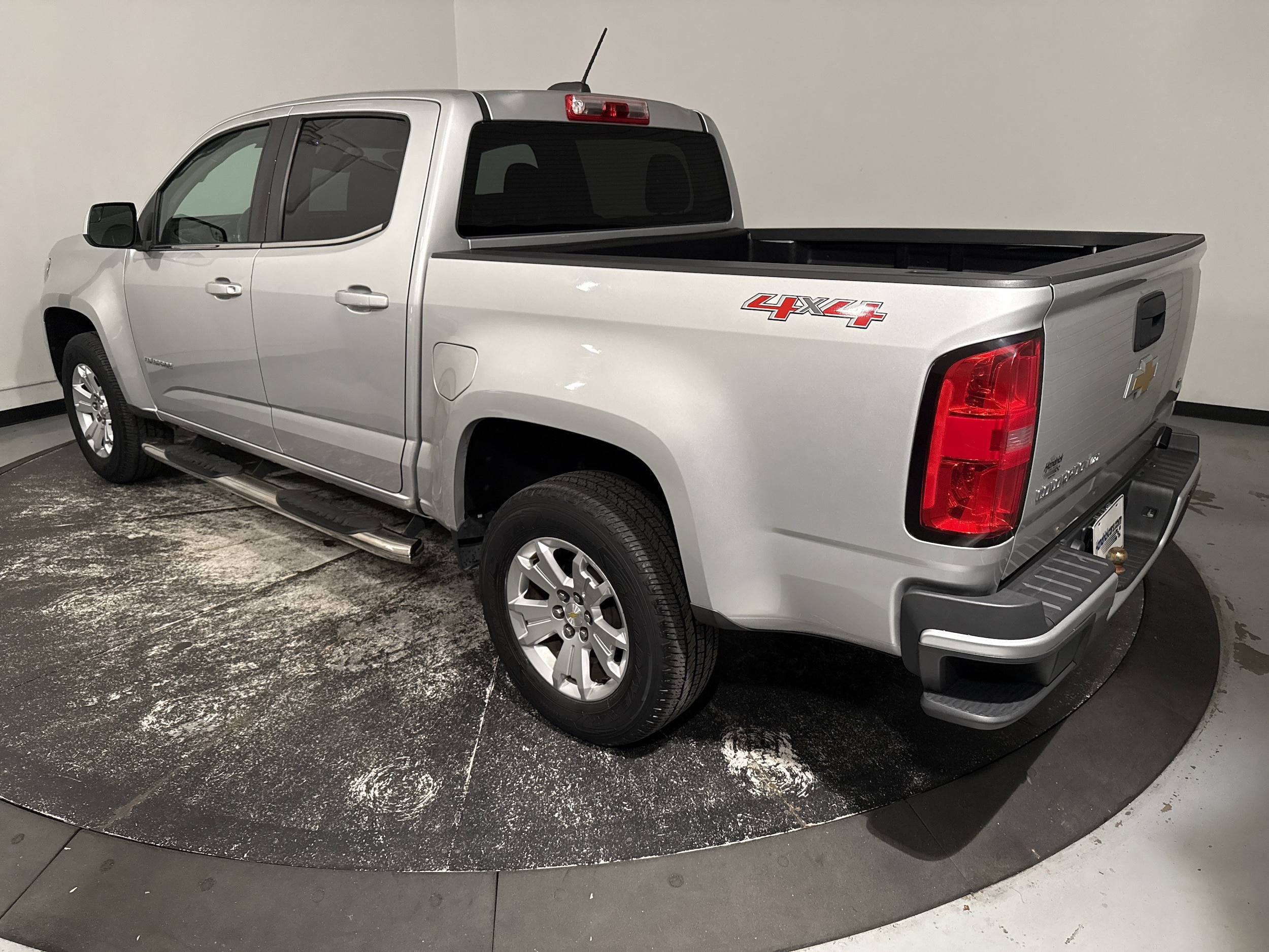 2020 Chevrolet Colorado 4WD LT photo 3
