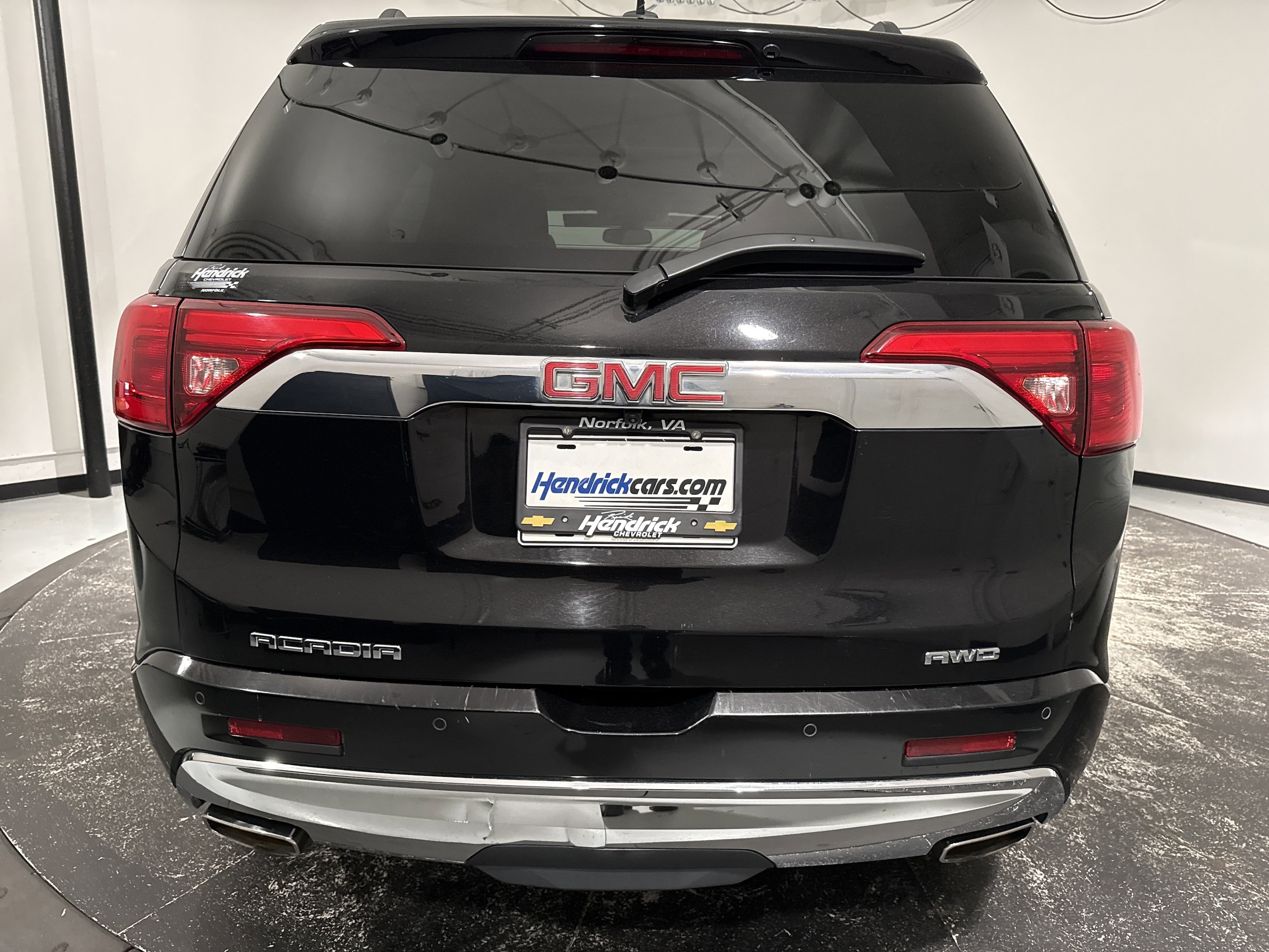 2018 GMC Acadia Denali photo 3