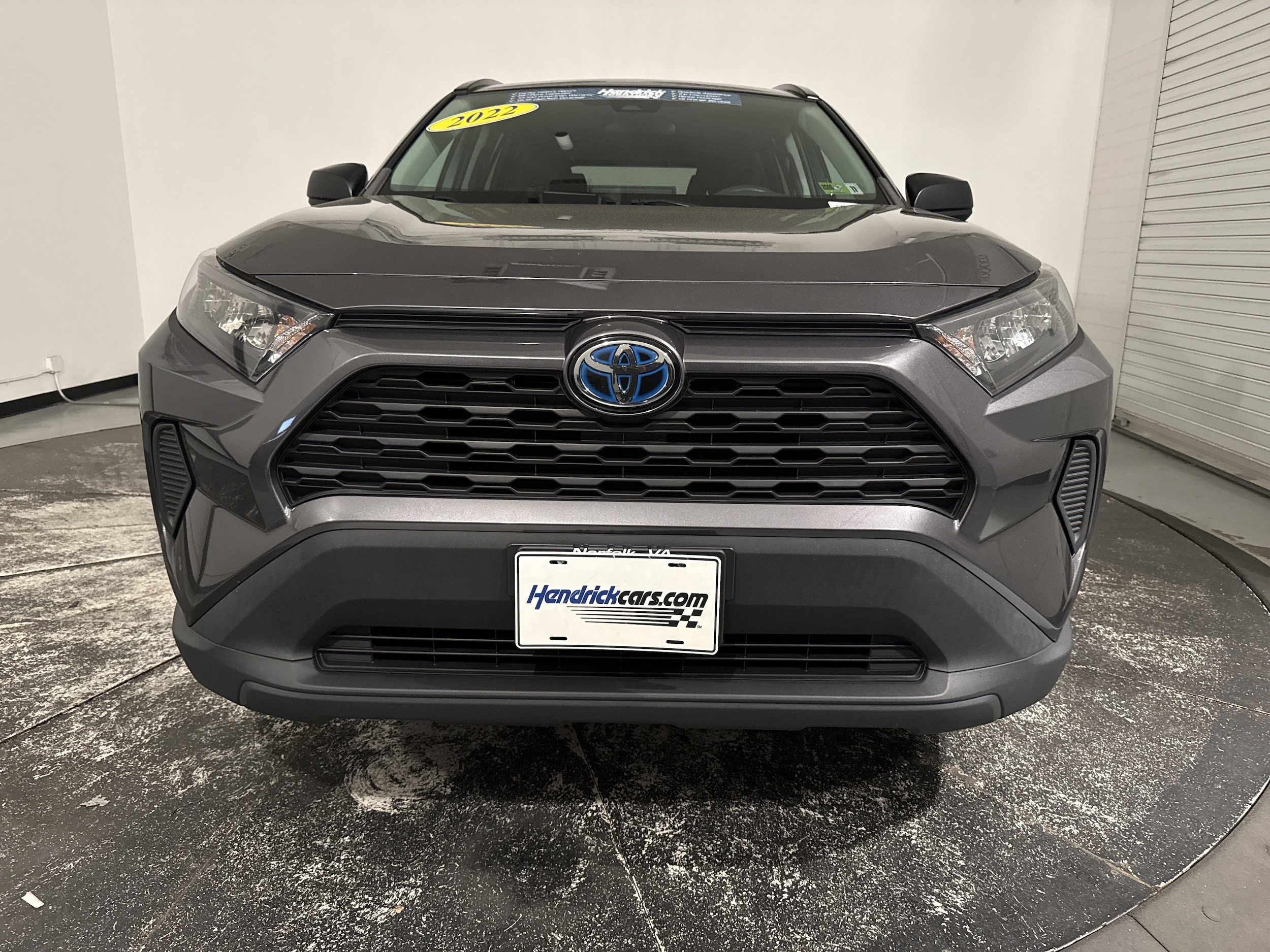 2022 Toyota RAV4 Hybrid LE photo 2