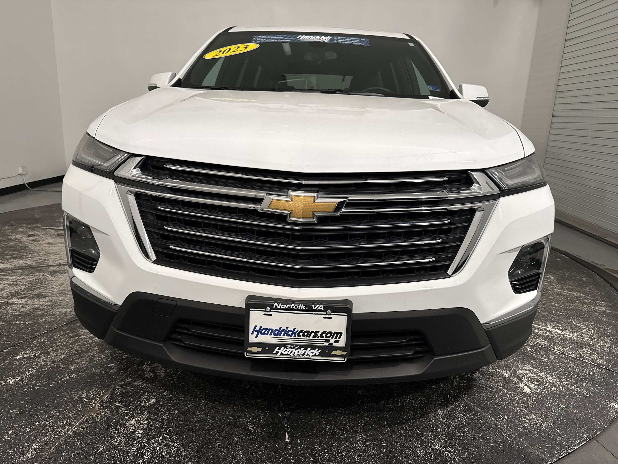 2023 Chevrolet Traverse LT Leather photo 2