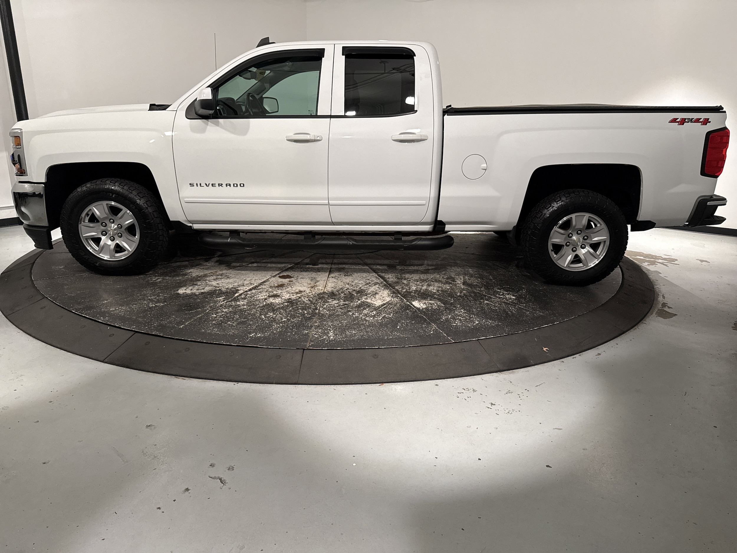 2018 Chevrolet Silverado 1500 LT photo 6