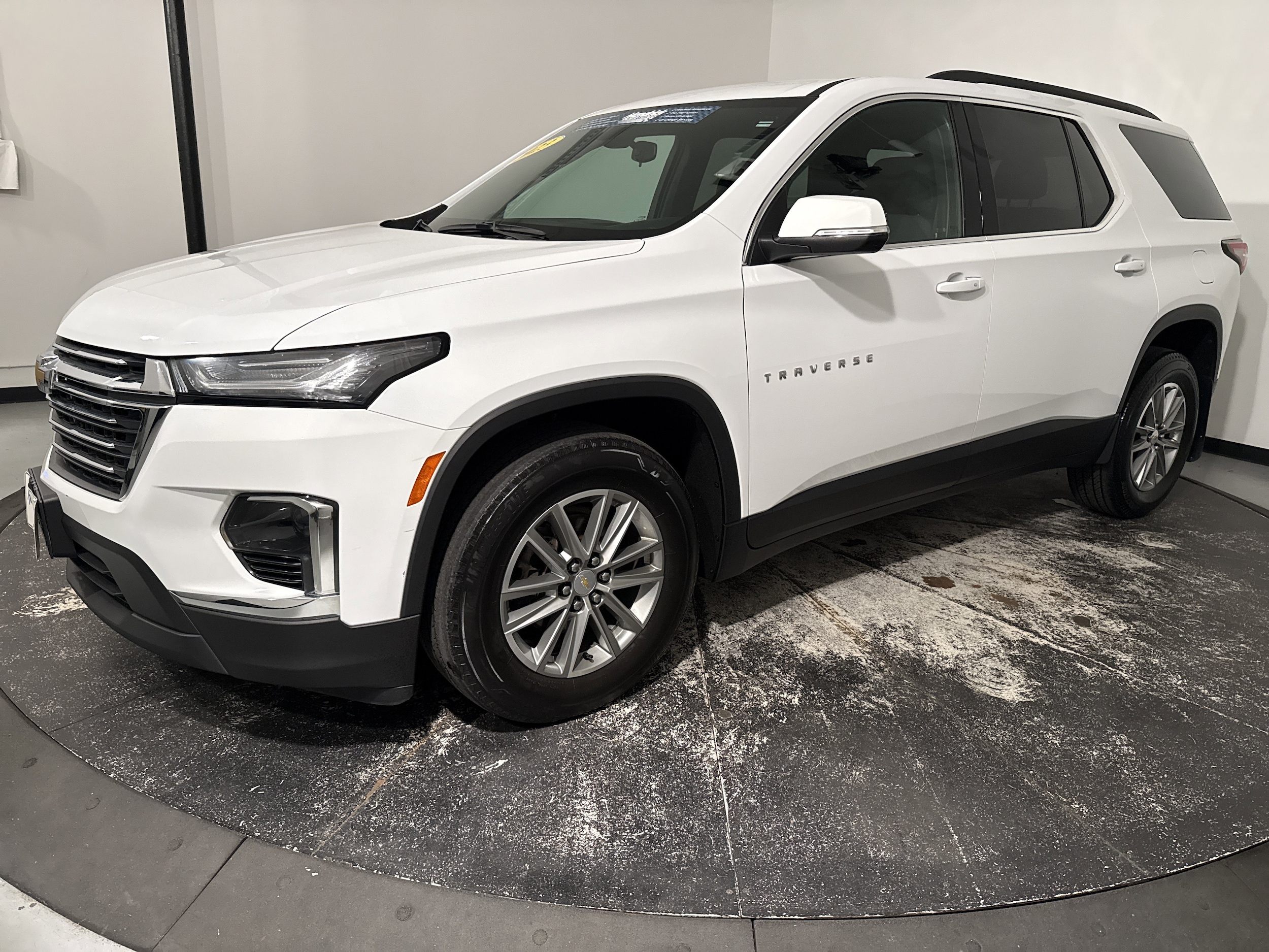 2023 Chevrolet Traverse LT Cloth photo 4