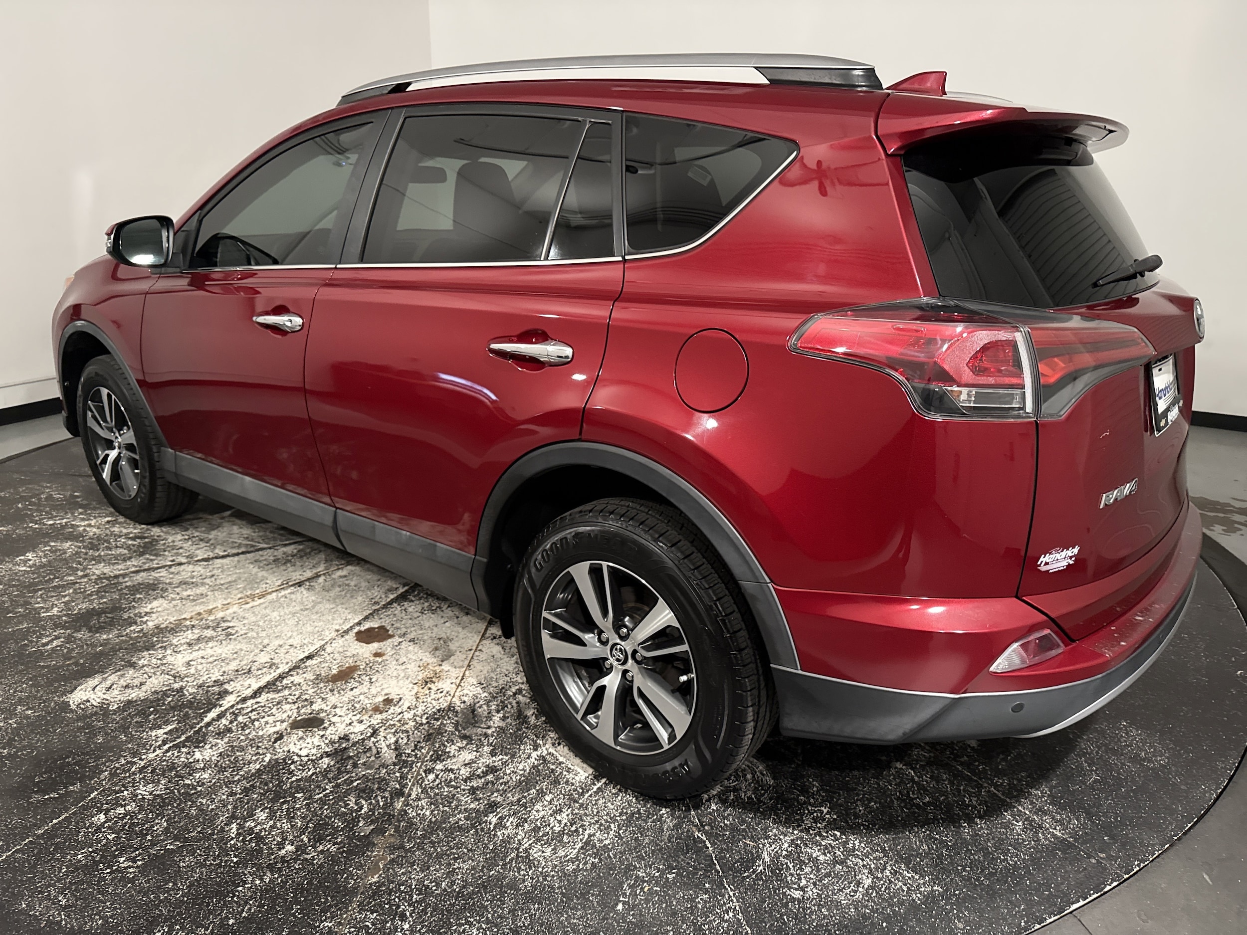 2018 Toyota RAV4 XLE photo 6