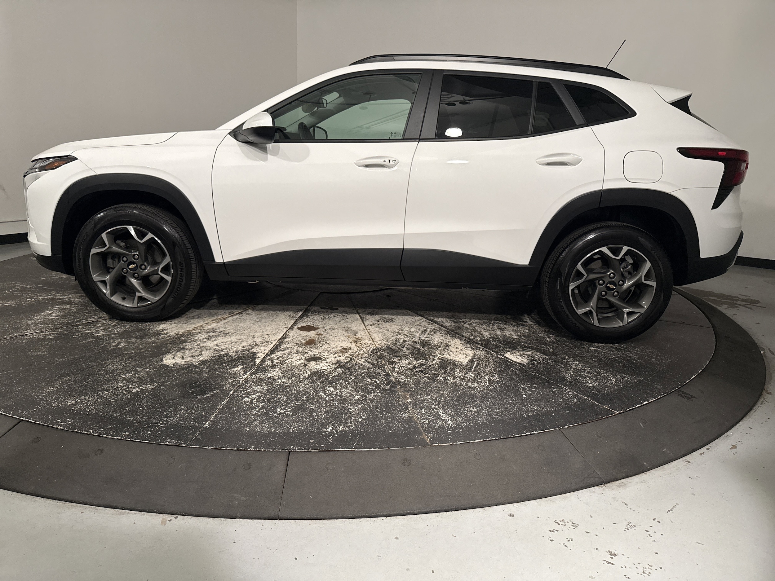 2024 Chevrolet Trax LT photo 6