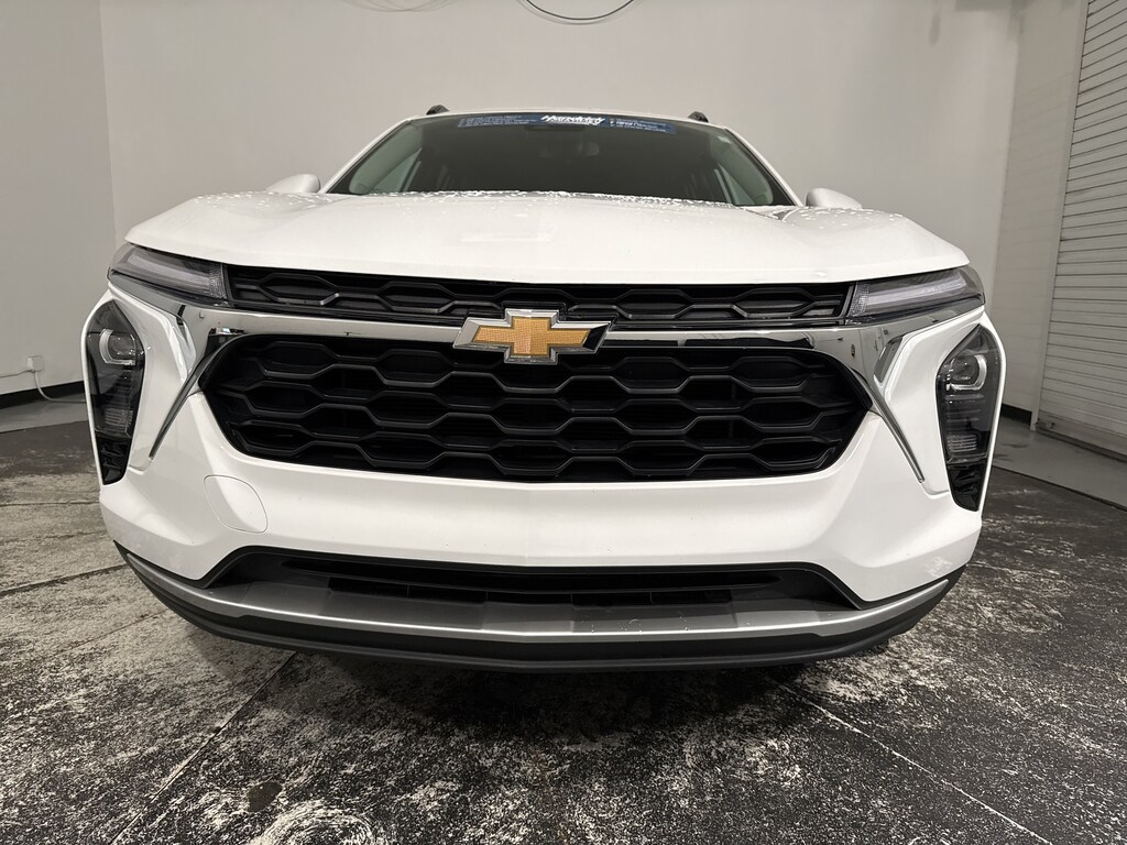 Used 2025 Chevrolet Trax LT SUV
