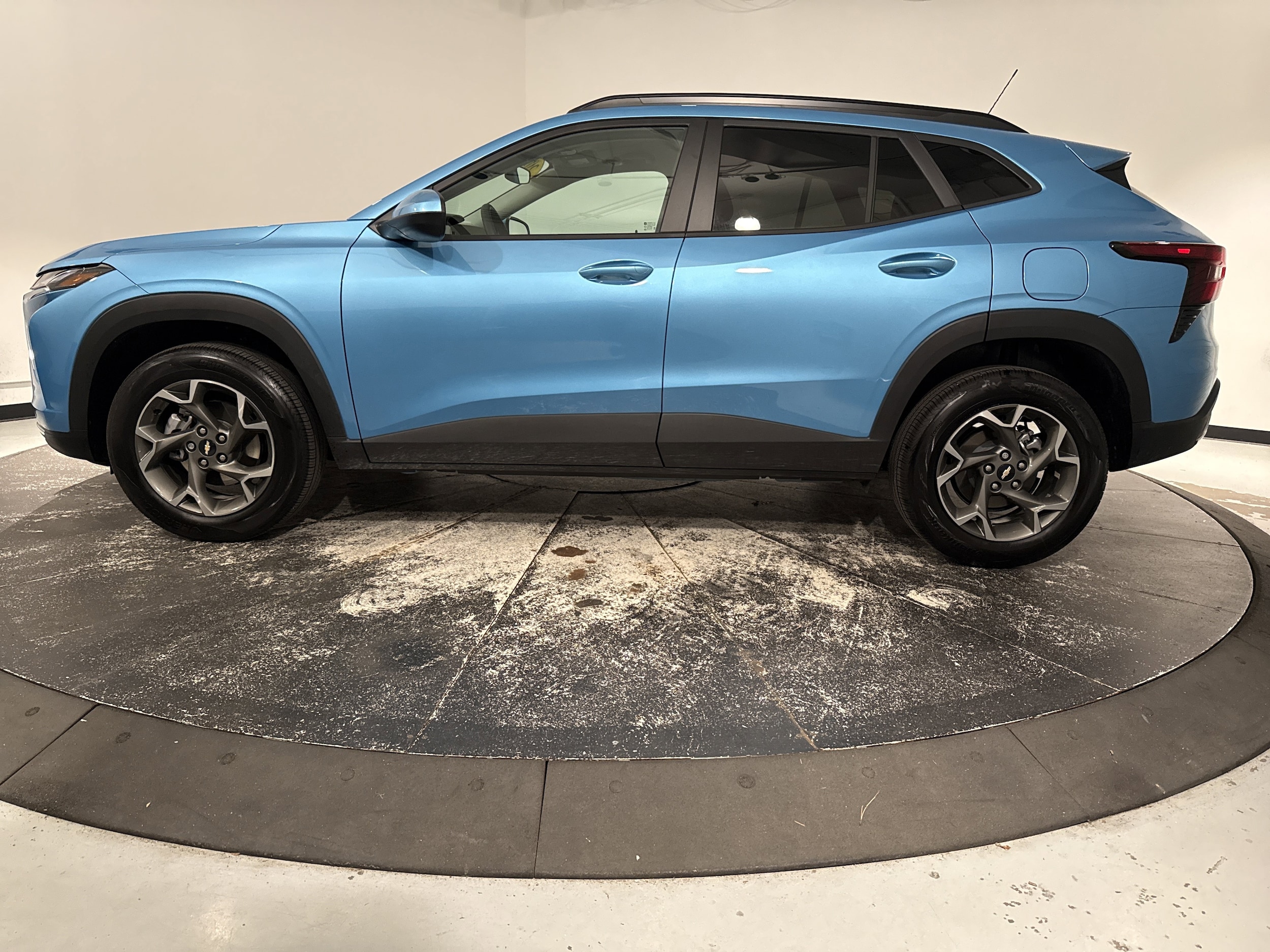 2025 Chevrolet Trax LT photo 5