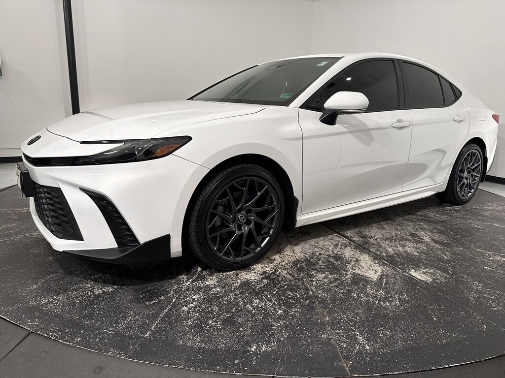 Used 2025 Toyota Camry SE Sedan