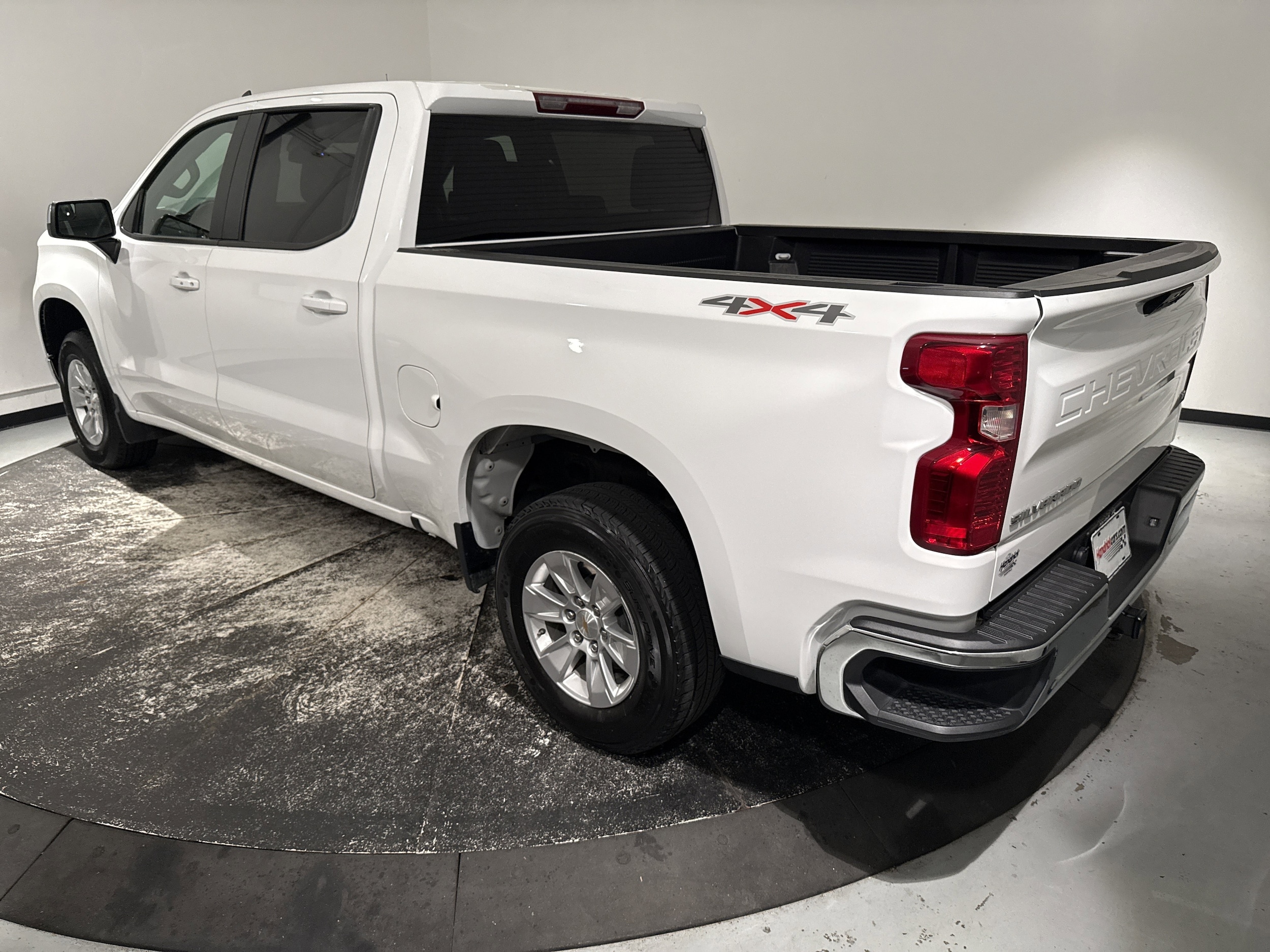 2025 Chevrolet Silverado 1500 LT photo 6