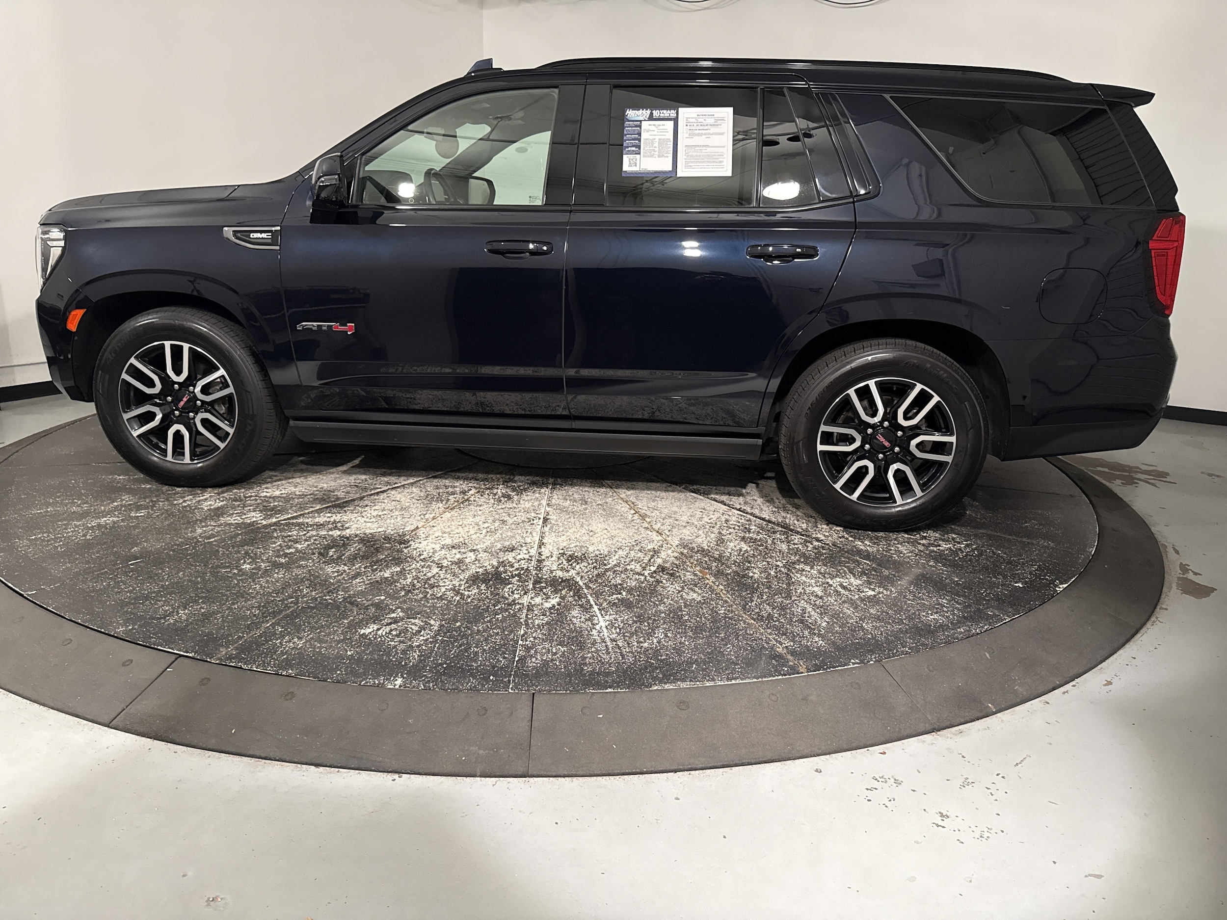 2023 GMC Yukon AT4 photo 5