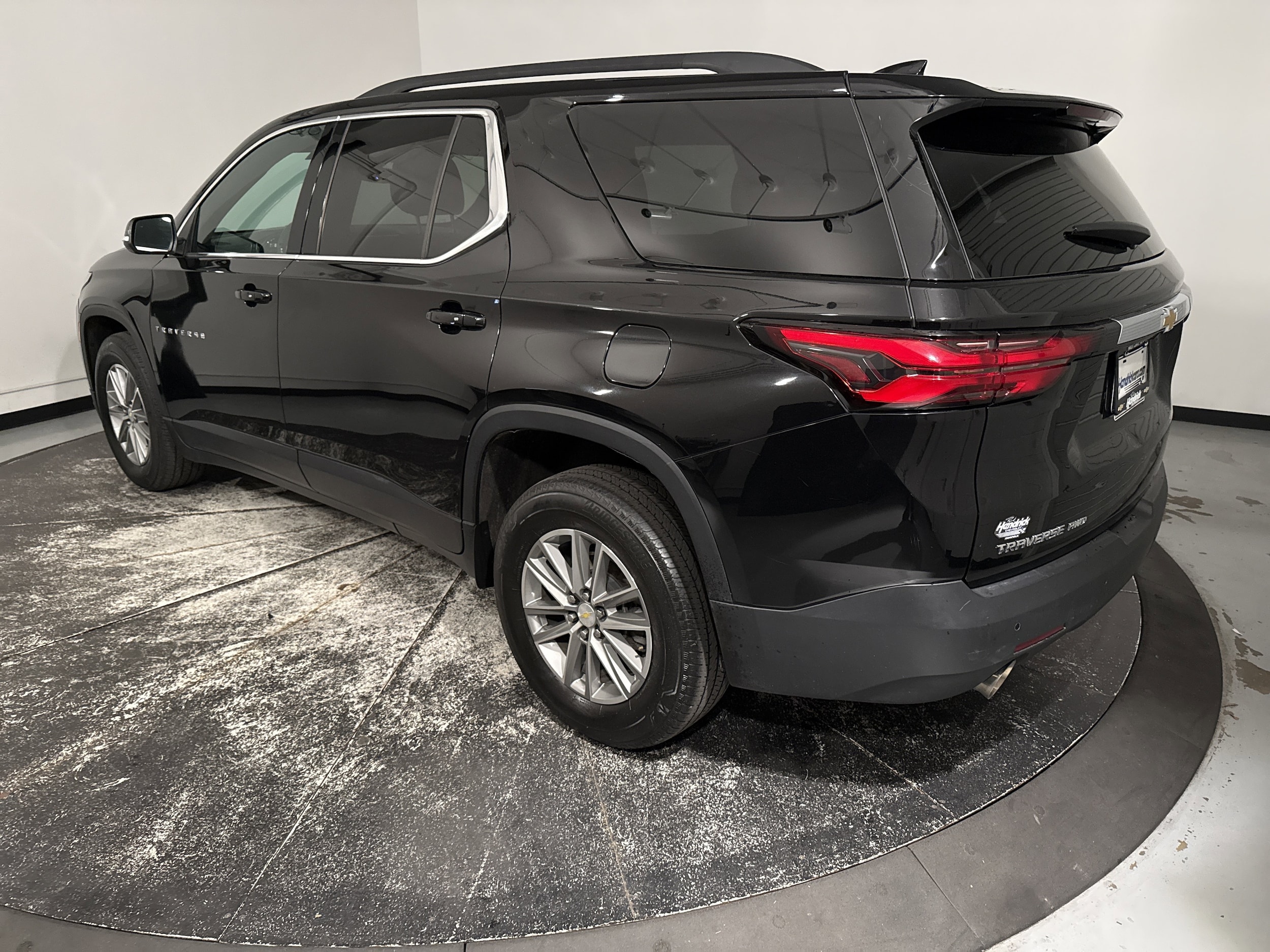 2023 Chevrolet Traverse LT Leather photo 3