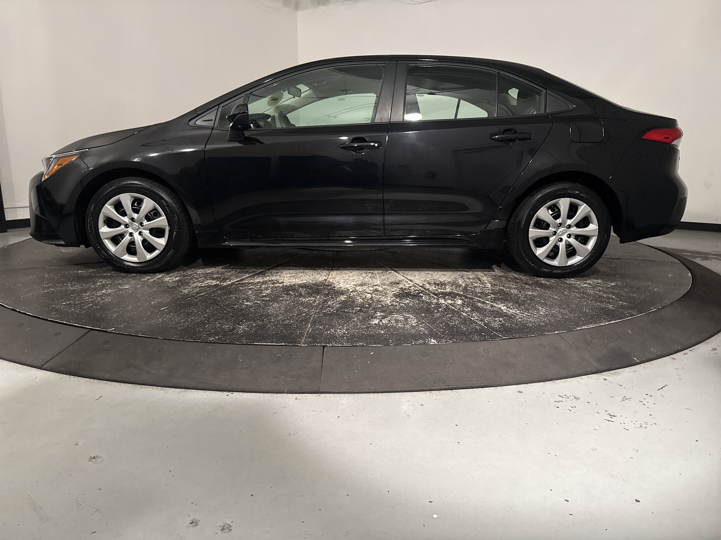 2024 Toyota Corolla LE photo 6